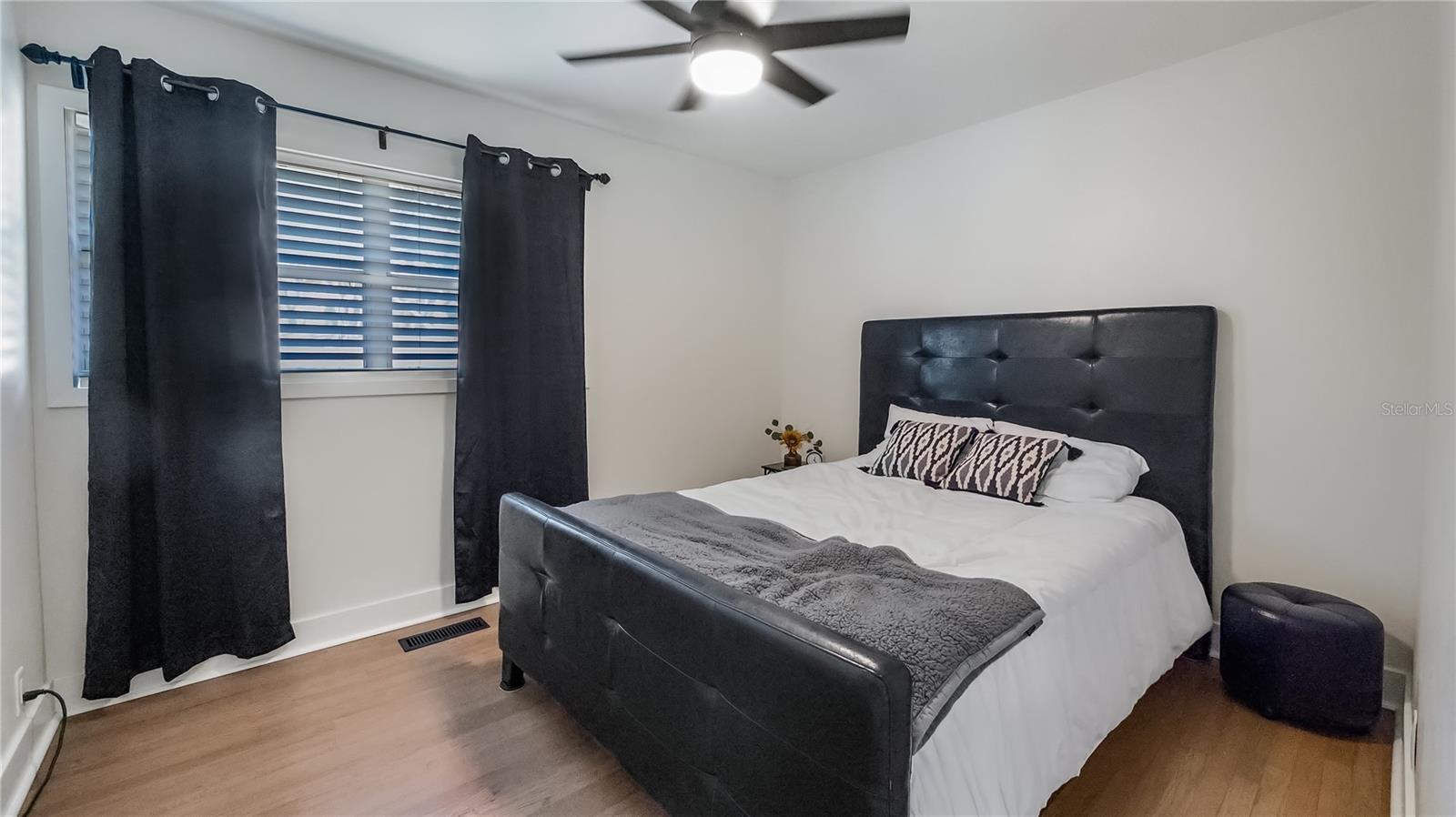 Image 14 of 46 For 1620 5th Street
