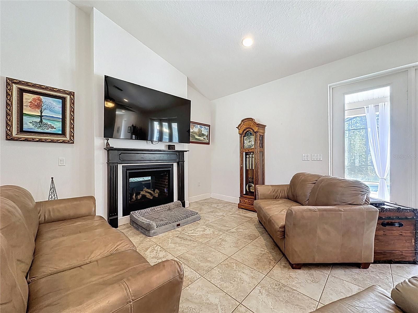 Image 28 of 91 For 11200 Buckhill Lane