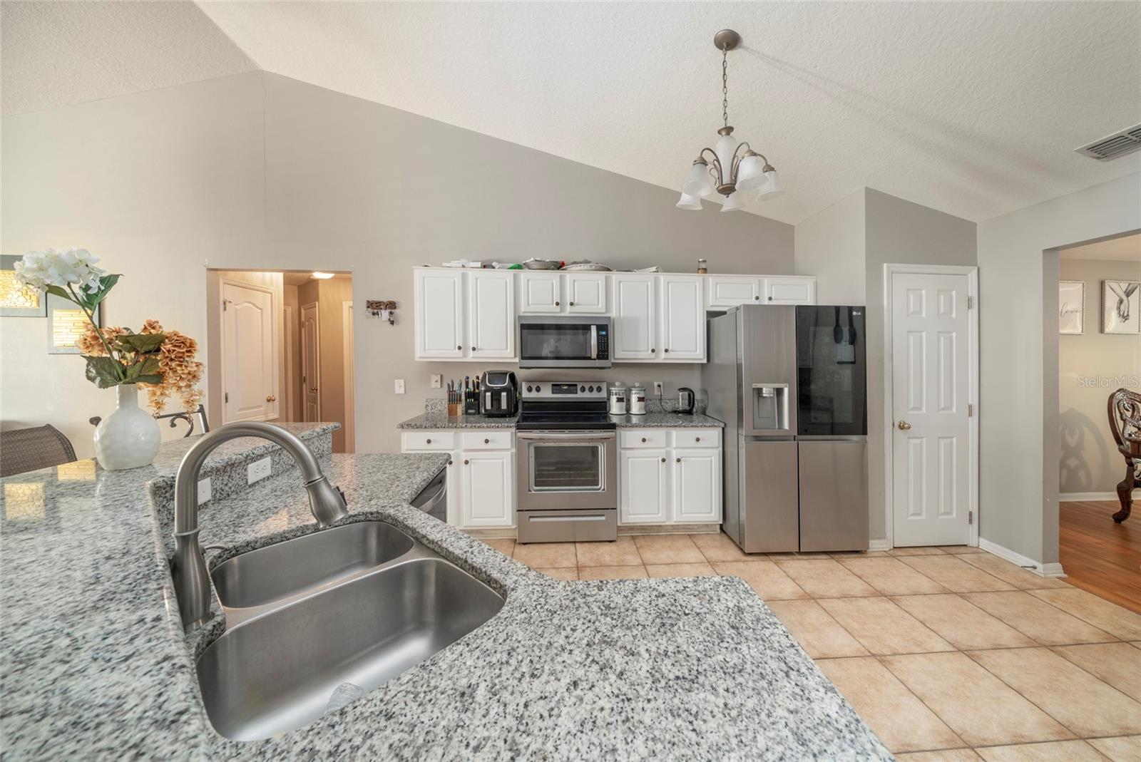 Image 9 of 22 For 13718 Colina Court