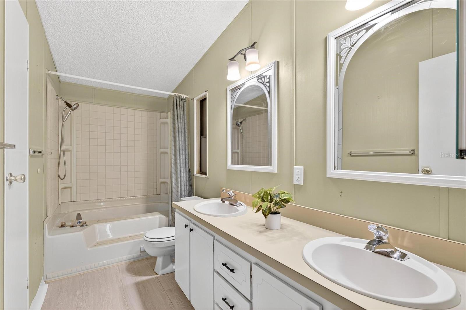 Image 3 of 50 For 20335 Snipe Road