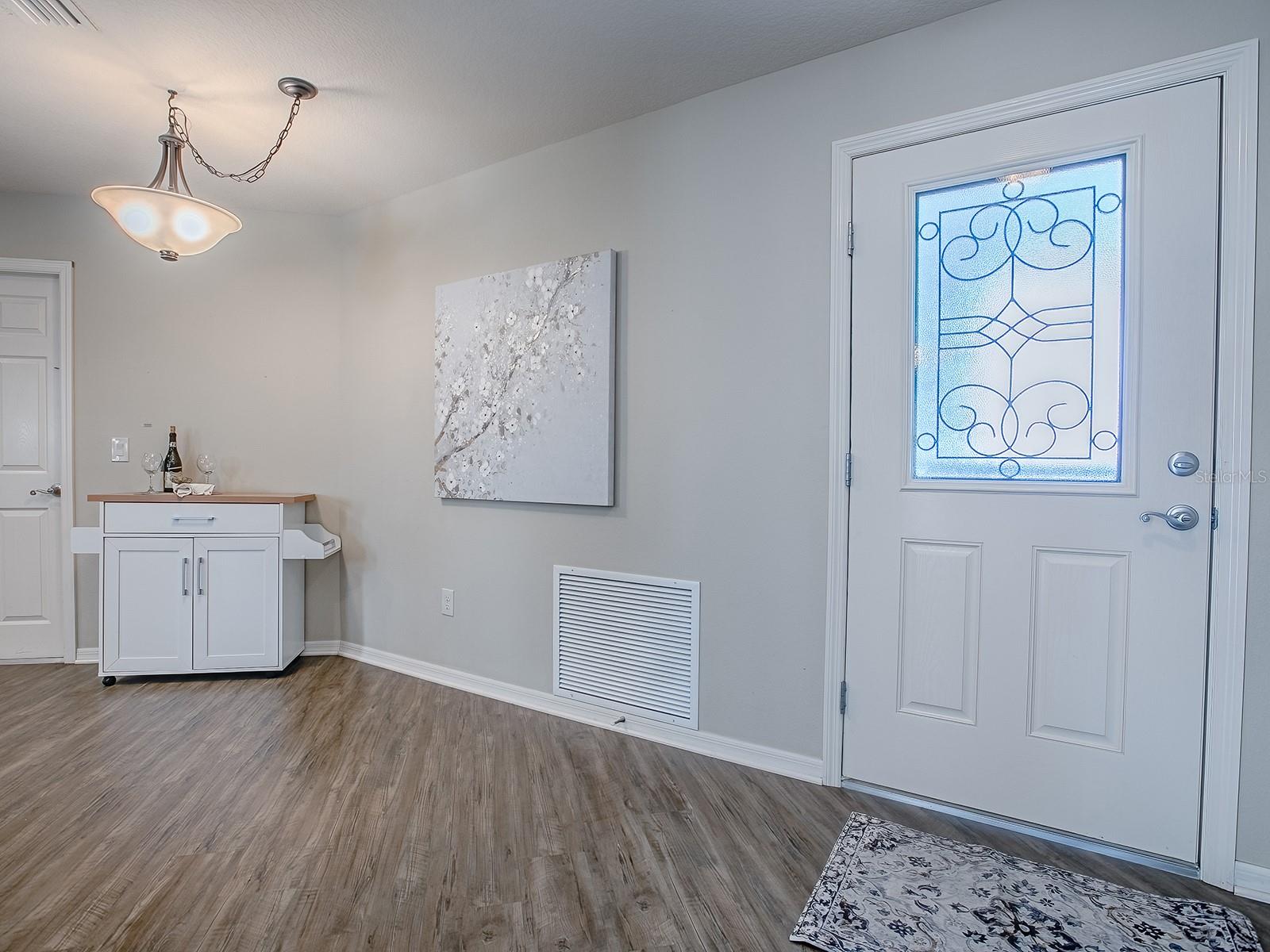 Image 3 of 54 For 741 Richfield Street