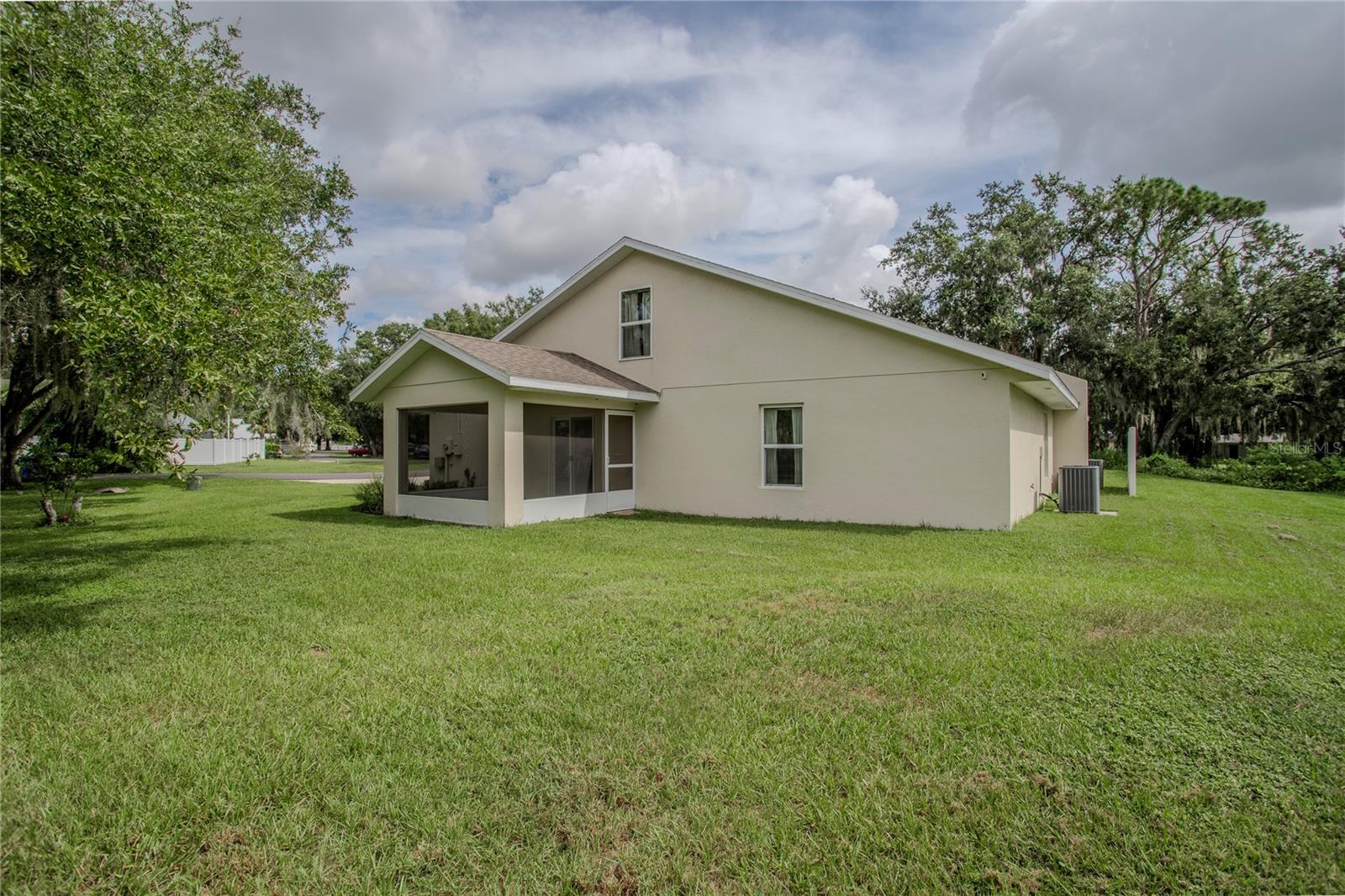 Image 11 of 32 For 1402 Shirley Drive