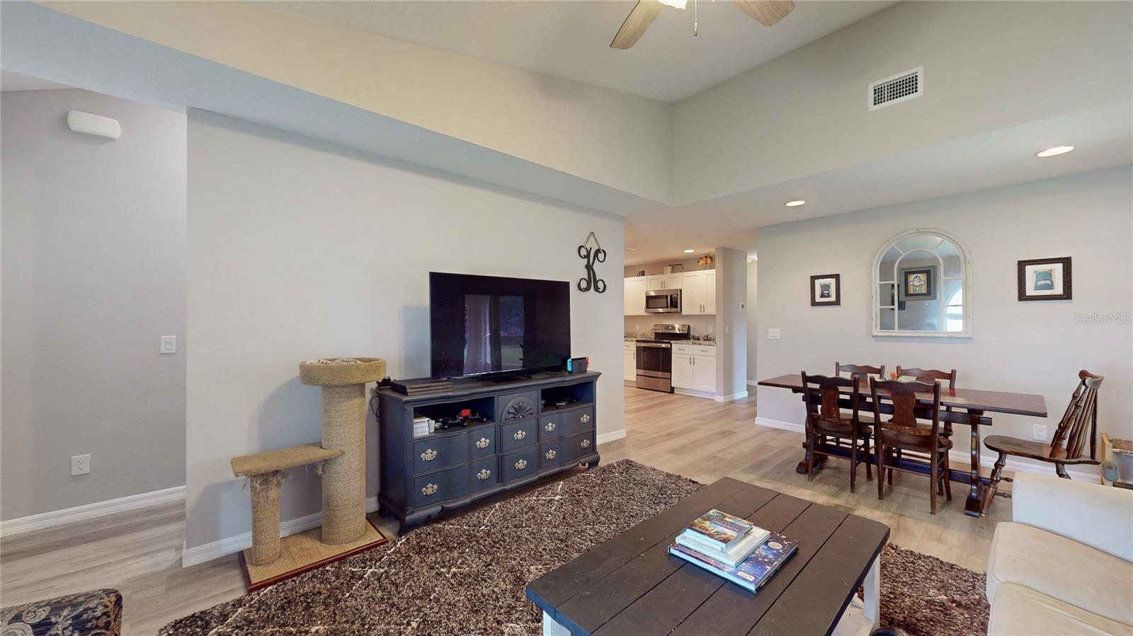 Image 4 of 32 For 1402 Shirley Drive