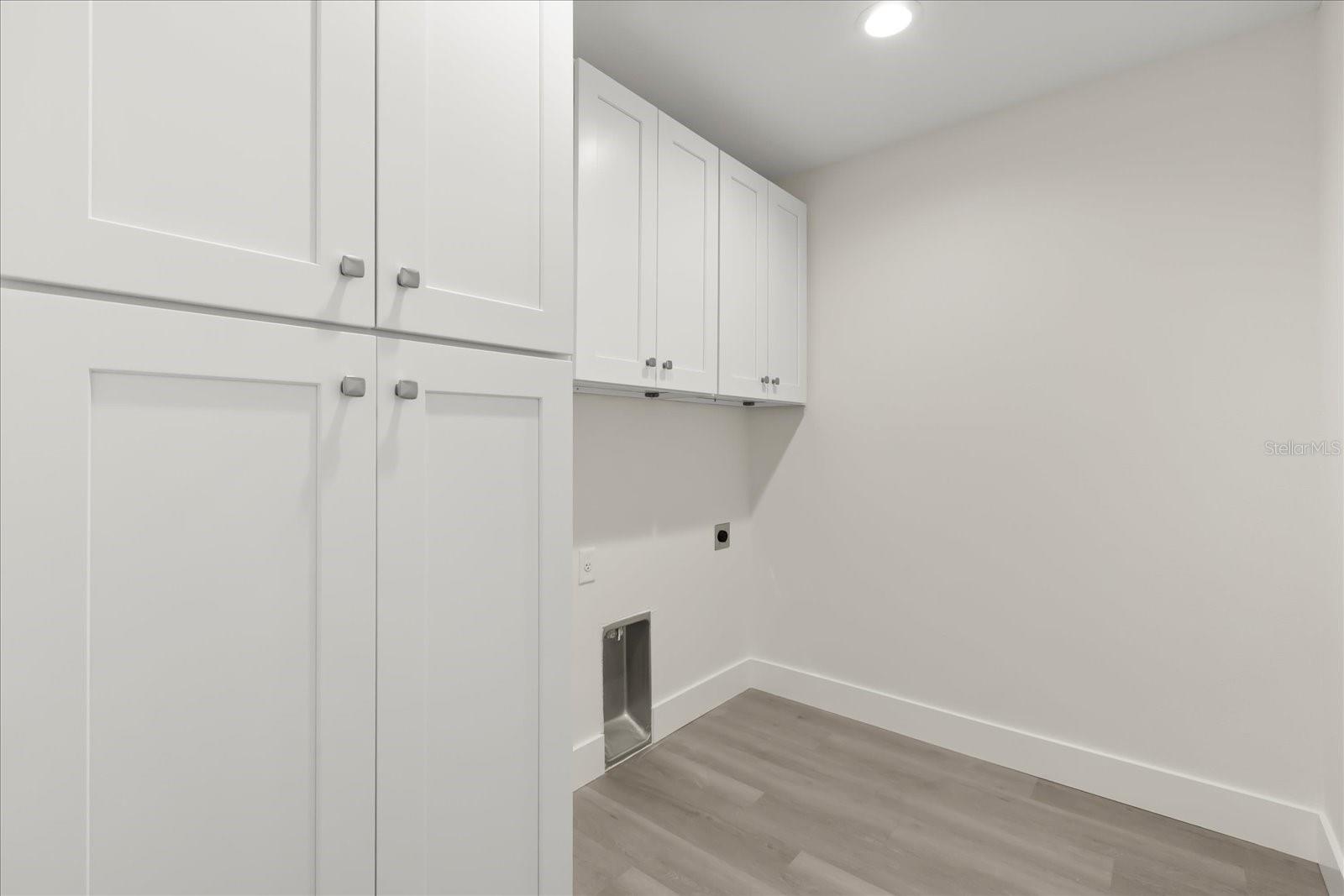 Image 12 of 37 For 32 Fisher Lane Way