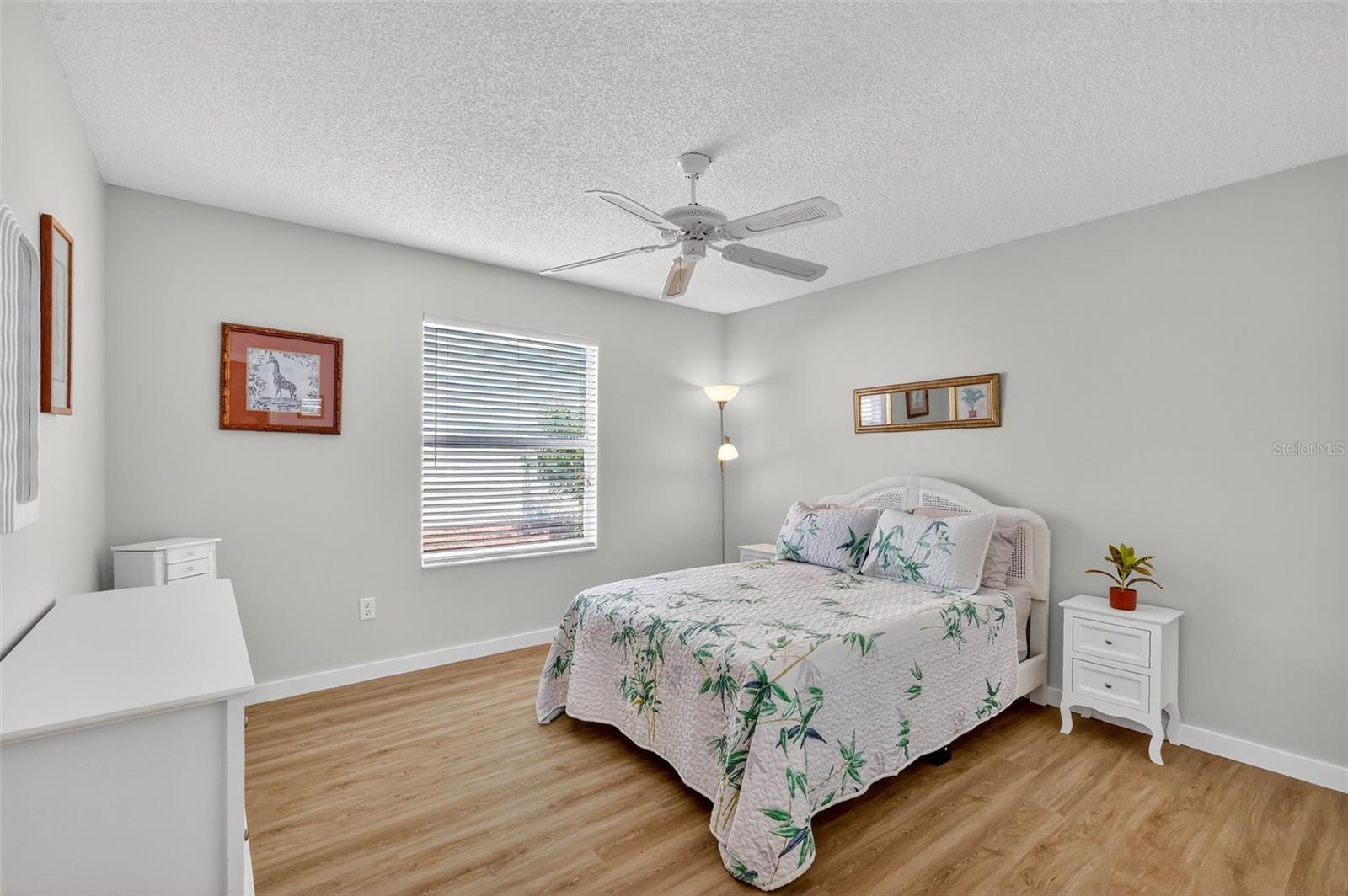 Image 21 of 31 For 729 Dumas Street
