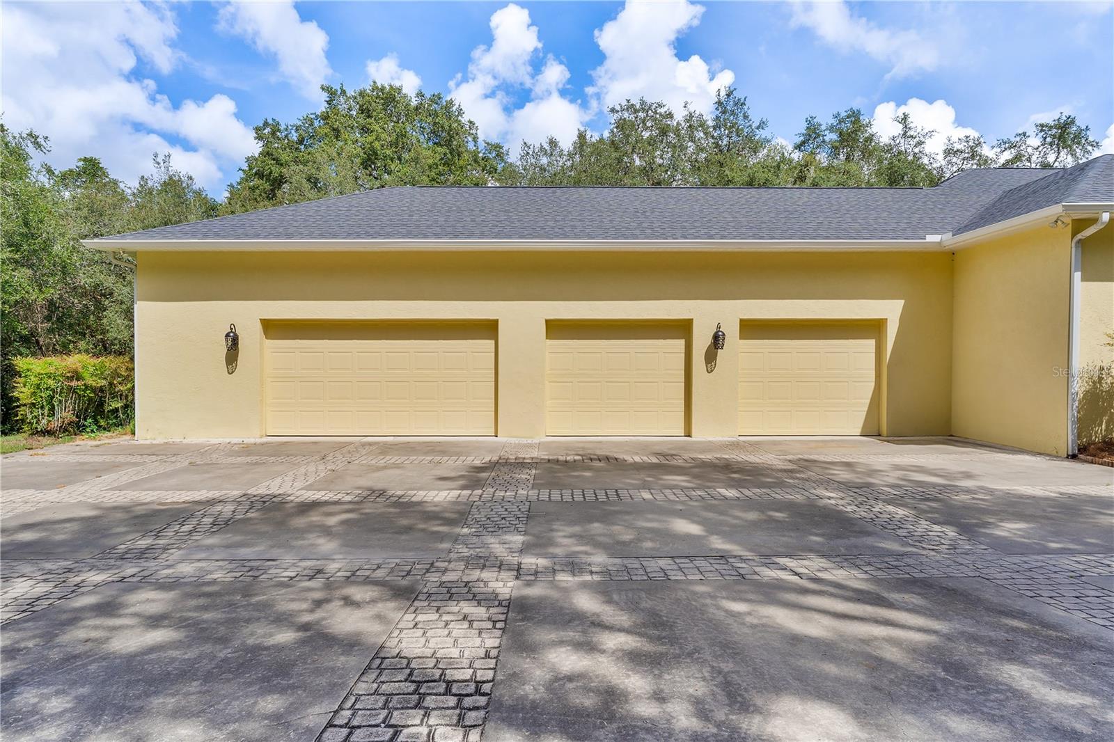Image 4 of 67 For 5625 Lake Griffin Road
