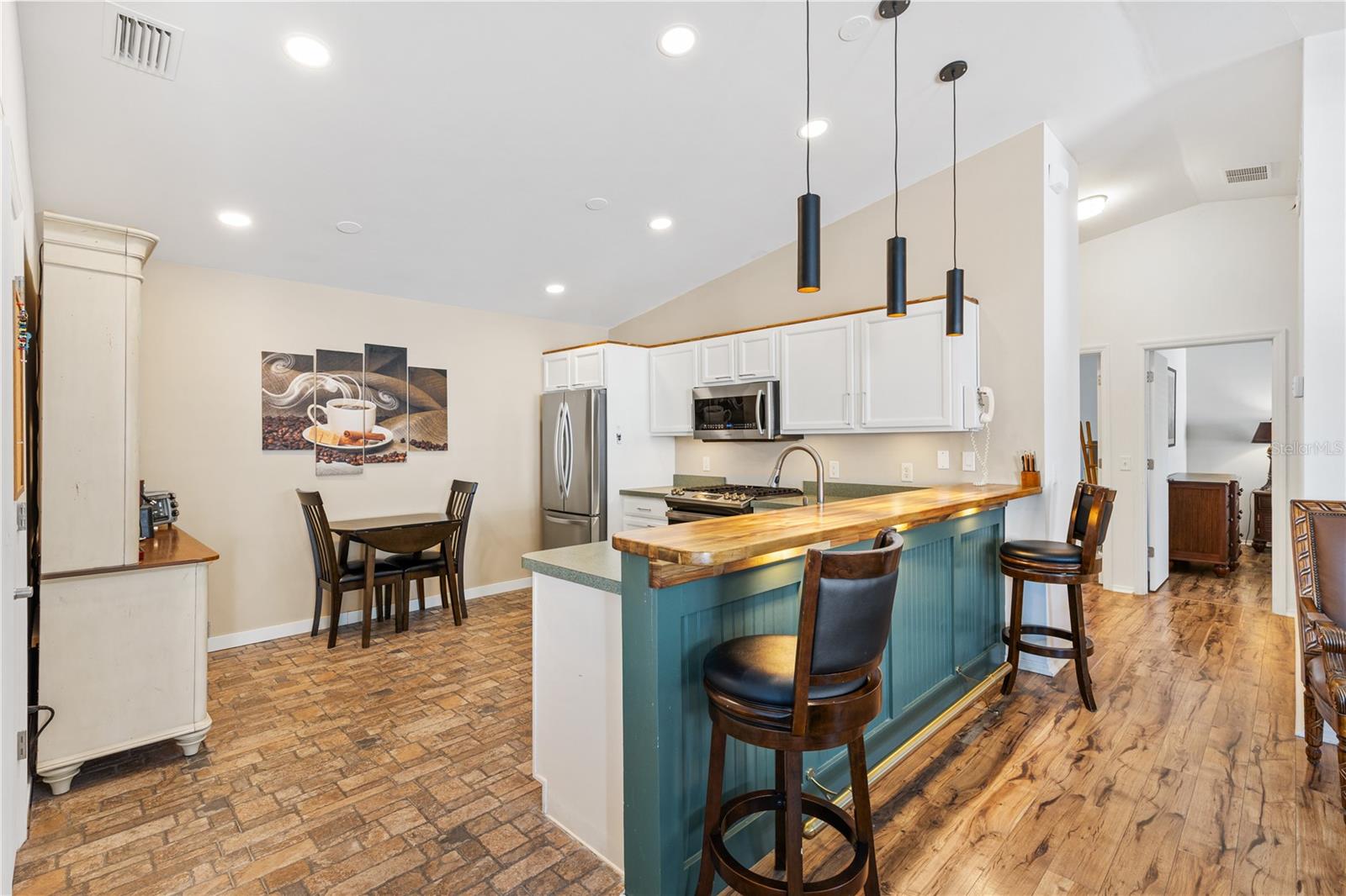 Image 5 of 30 For 17370 82nd Roslyn Court