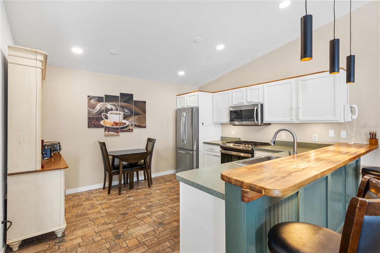 Image 7 of 30 For 17370 82nd Roslyn Court