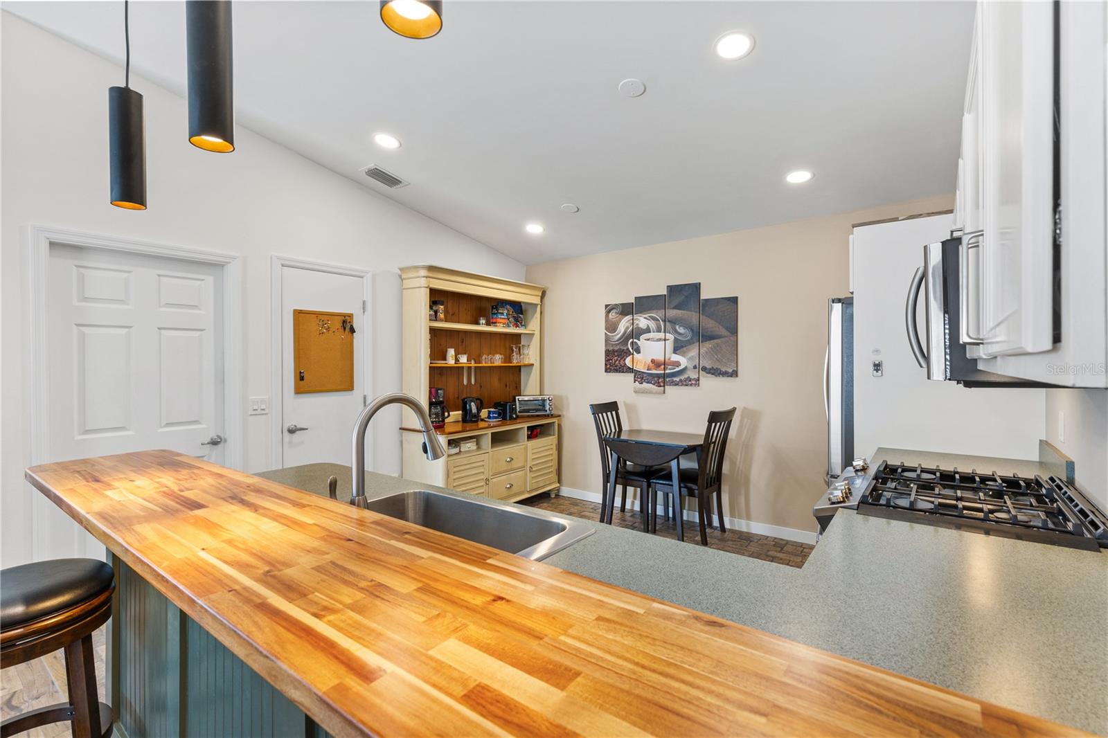 Image 8 of 30 For 17370 82nd Roslyn Court