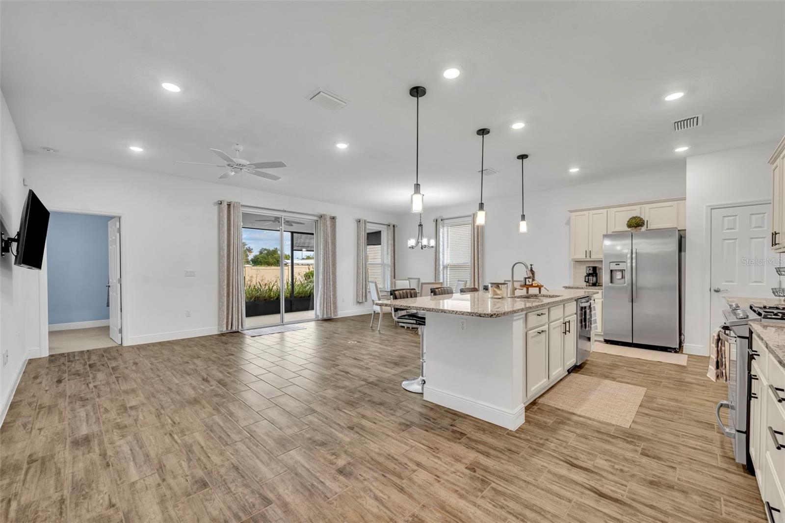 Image 11 of 73 For 134 Silver Maple Road