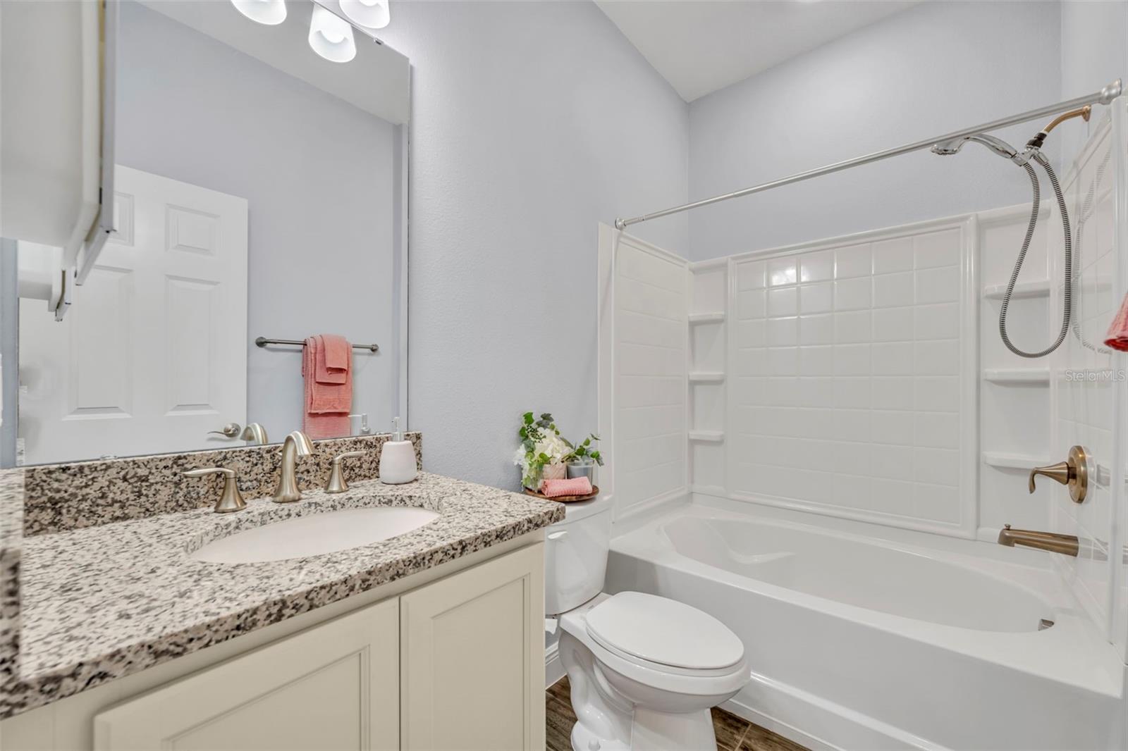 Image 33 of 73 For 134 Silver Maple Road