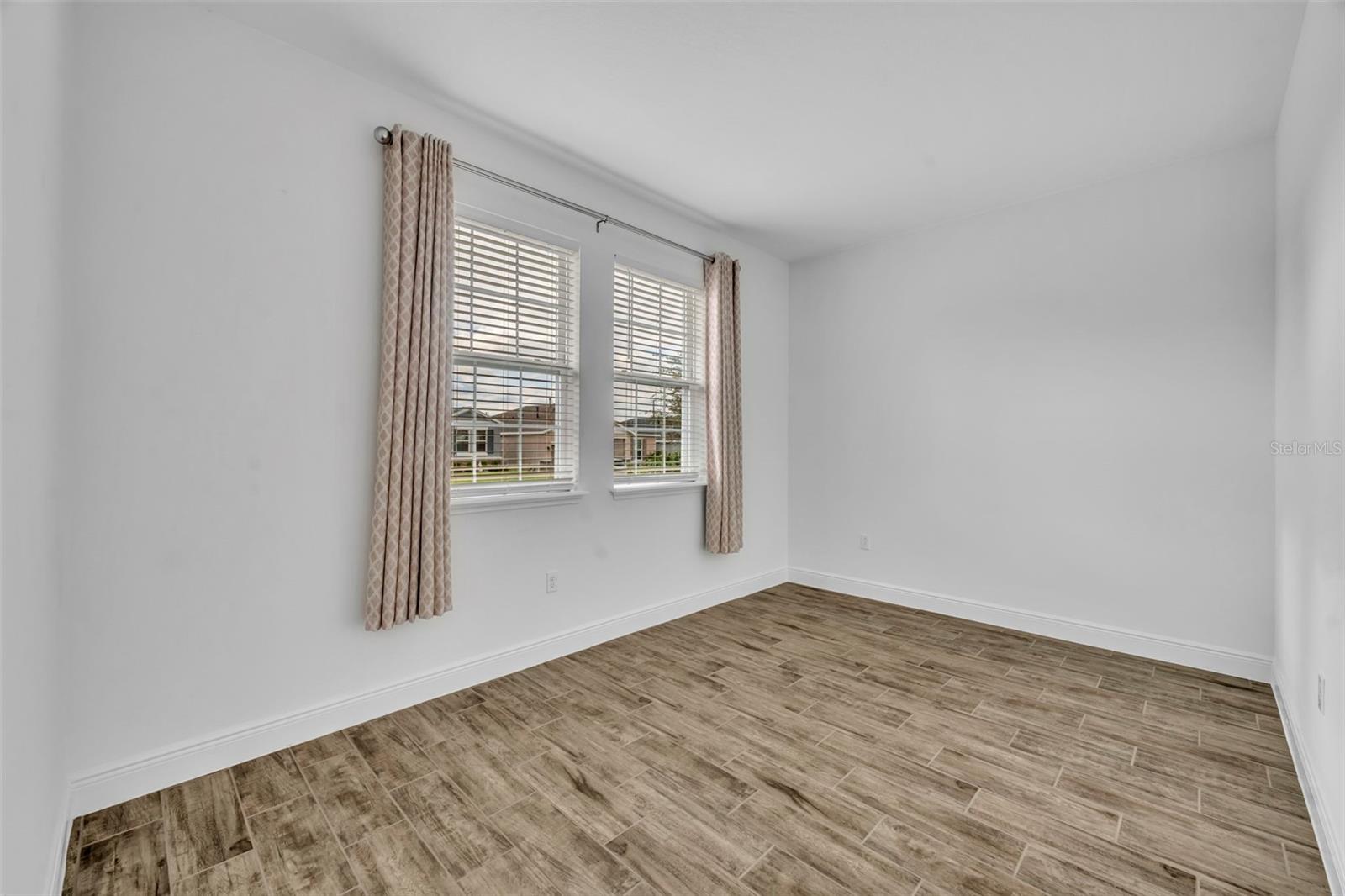 Image 8 of 73 For 134 Silver Maple Road