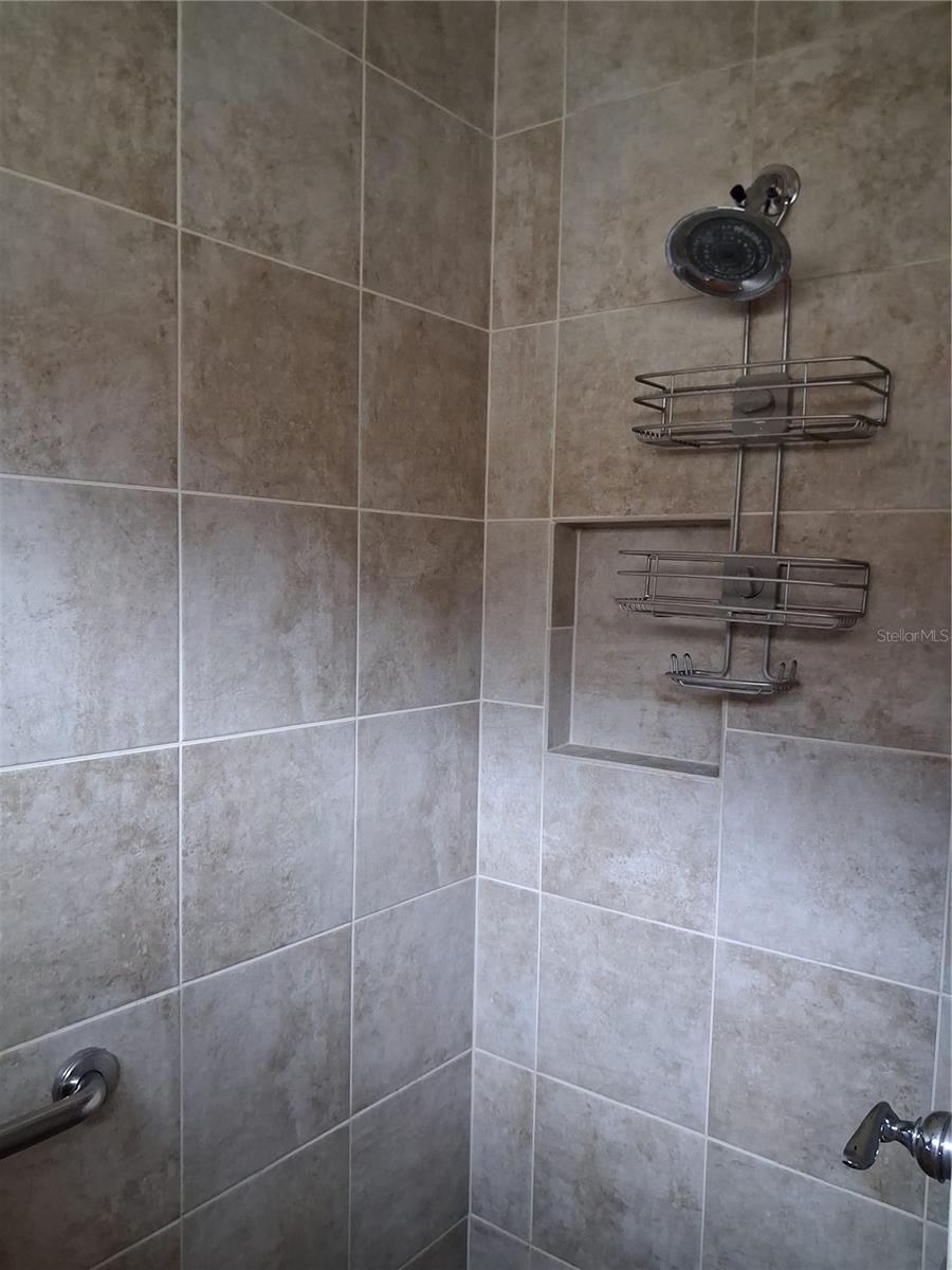 Image 17 of 43 For 16820 74 Soulliere Avenue