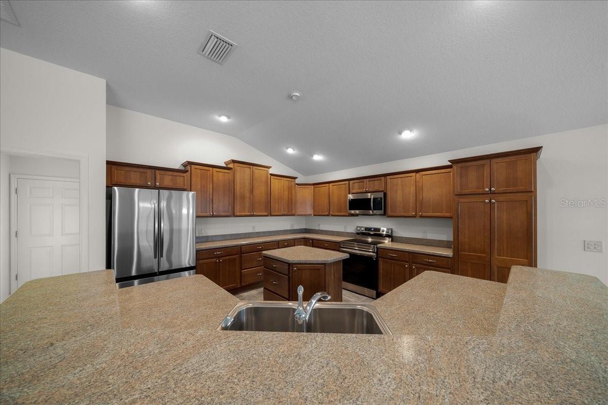 Image 13 of 55 For 11218 Hess Way