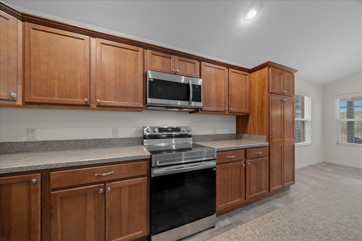 Image 14 of 55 For 11218 Hess Way