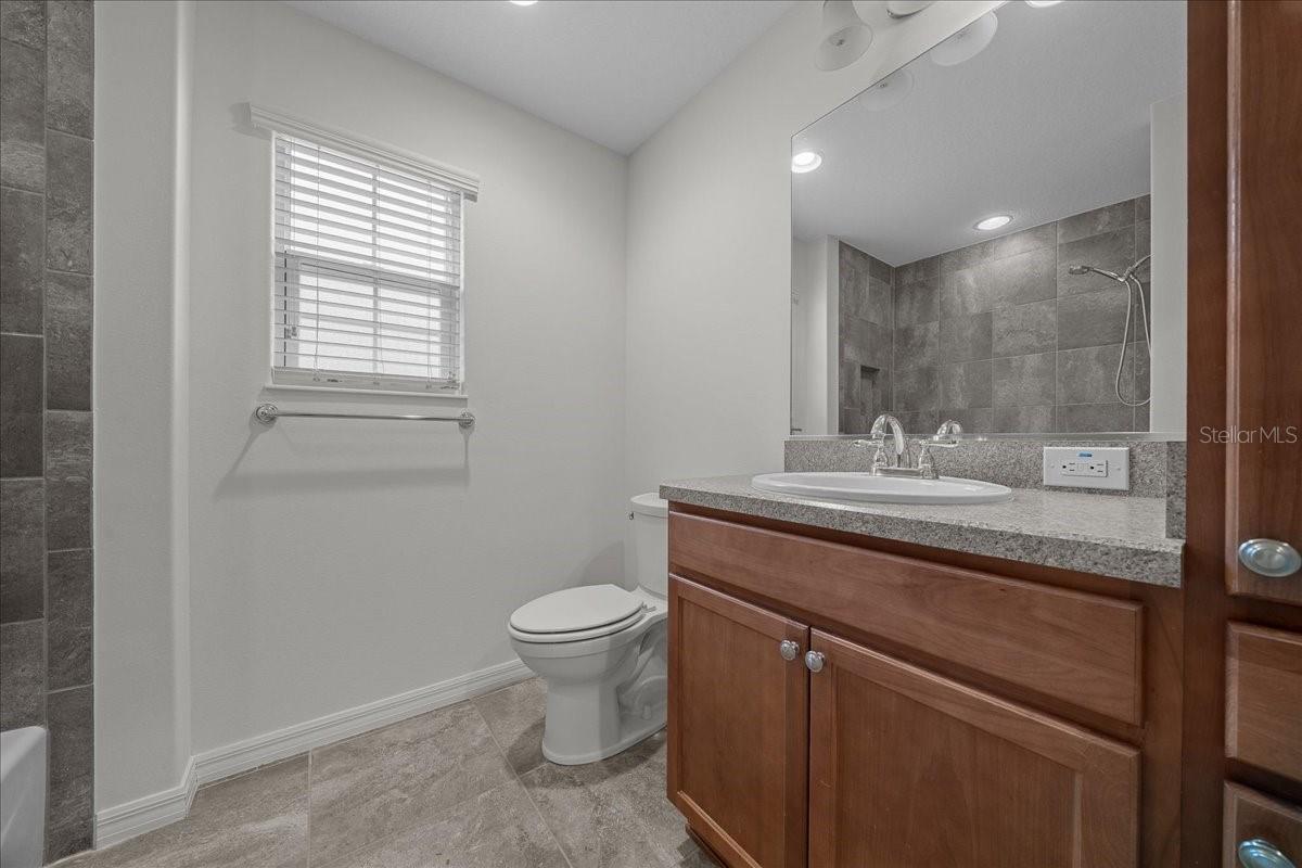 Image 22 of 55 For 11218 Hess Way