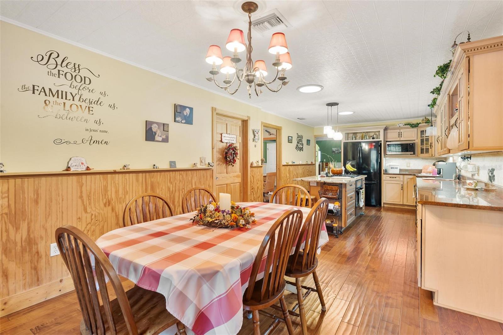 Image 15 of 42 For 712 Southern Drive