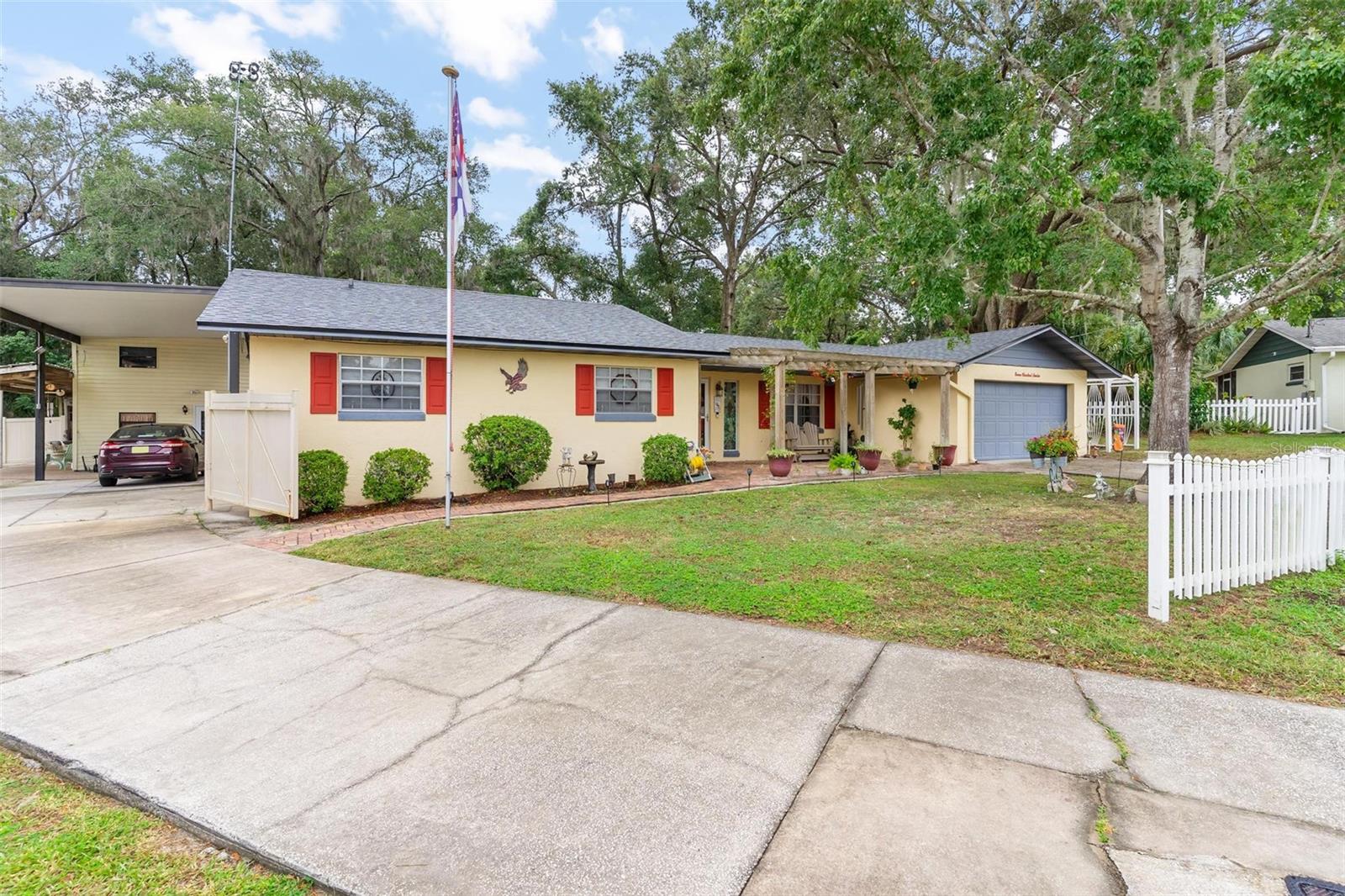 Image 2 of 42 For 712 Southern Drive
