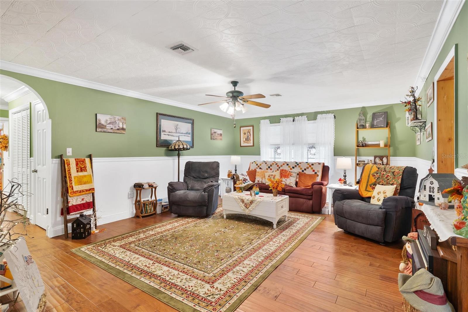 Image 6 of 42 For 712 Southern Drive