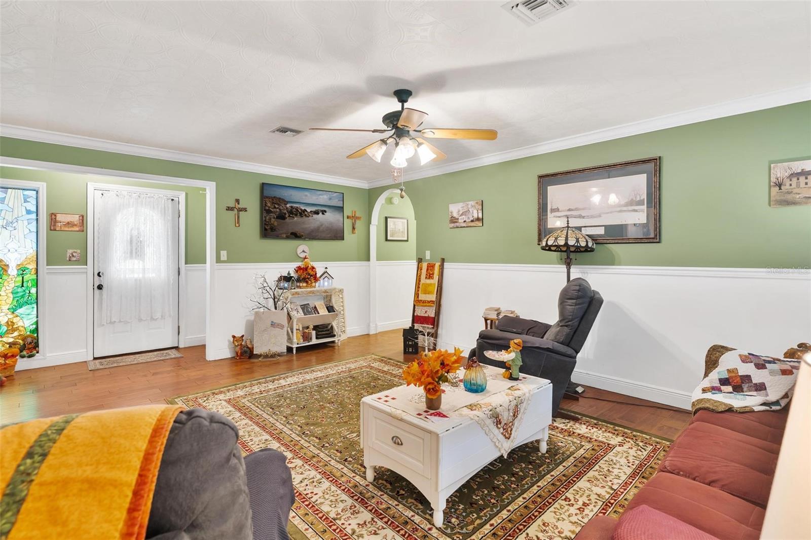 Image 7 of 42 For 712 Southern Drive