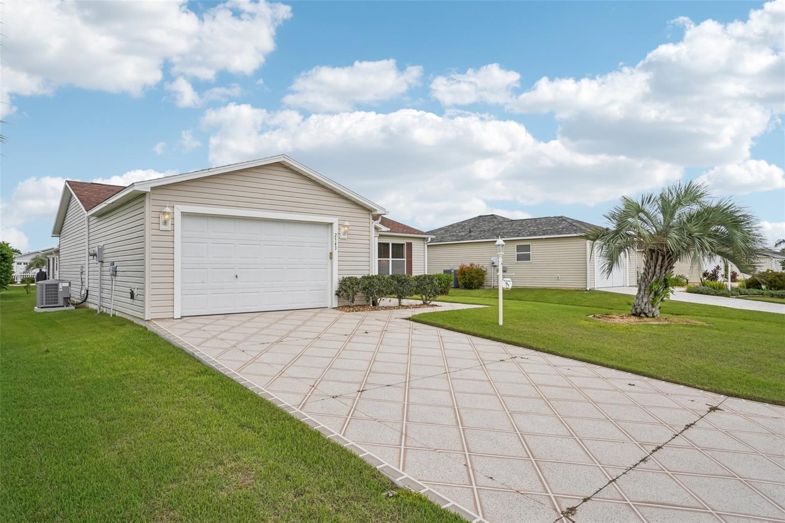 Image 29 of 47 For 2543 Raintree Drive