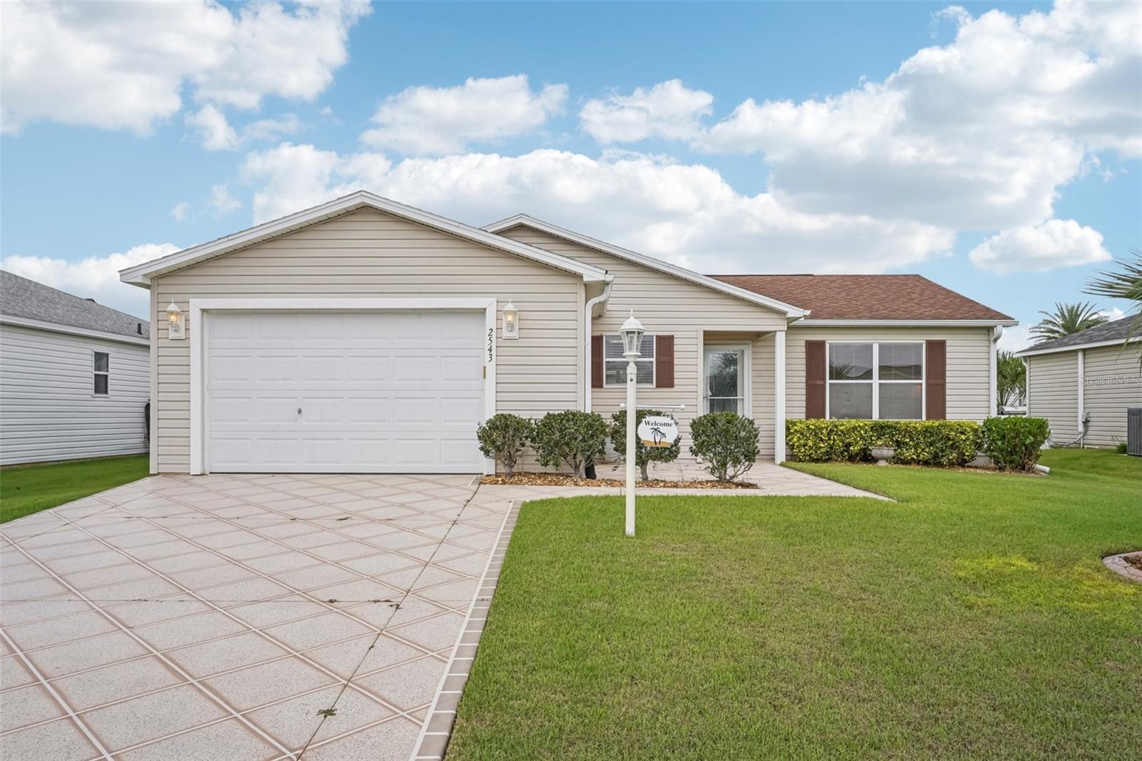 Image 30 of 47 For 2543 Raintree Drive