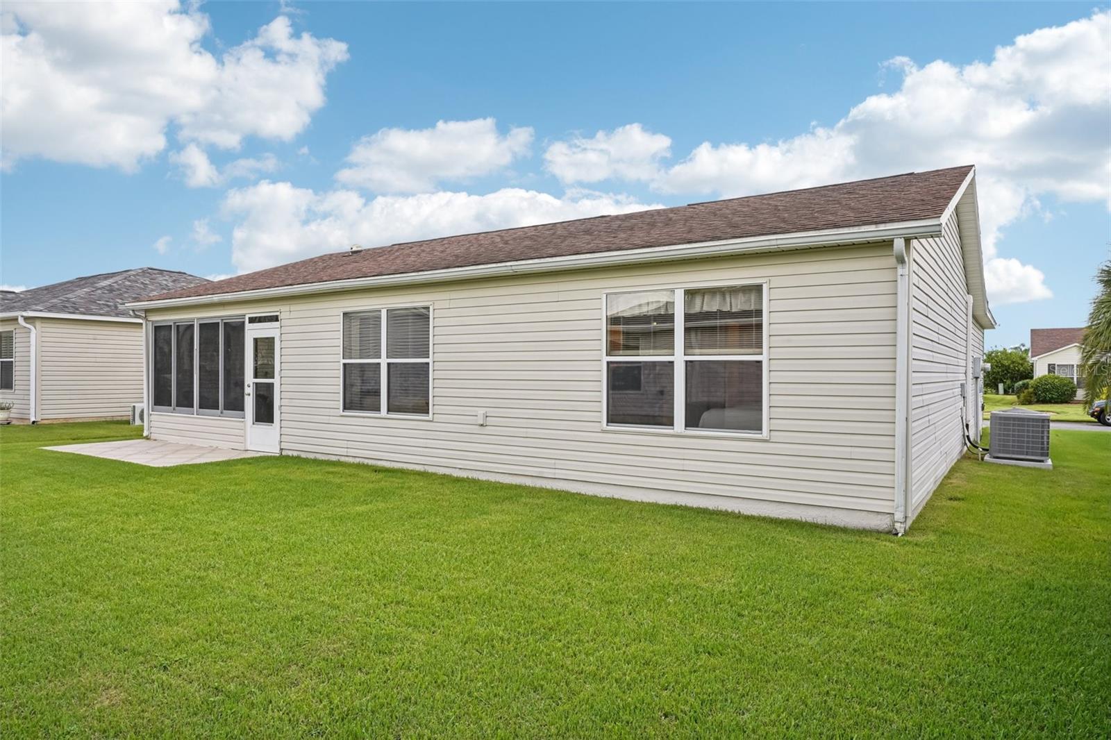 Image 33 of 47 For 2543 Raintree Drive