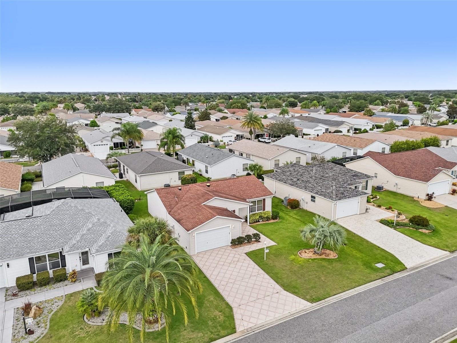 Image 39 of 47 For 2543 Raintree Drive