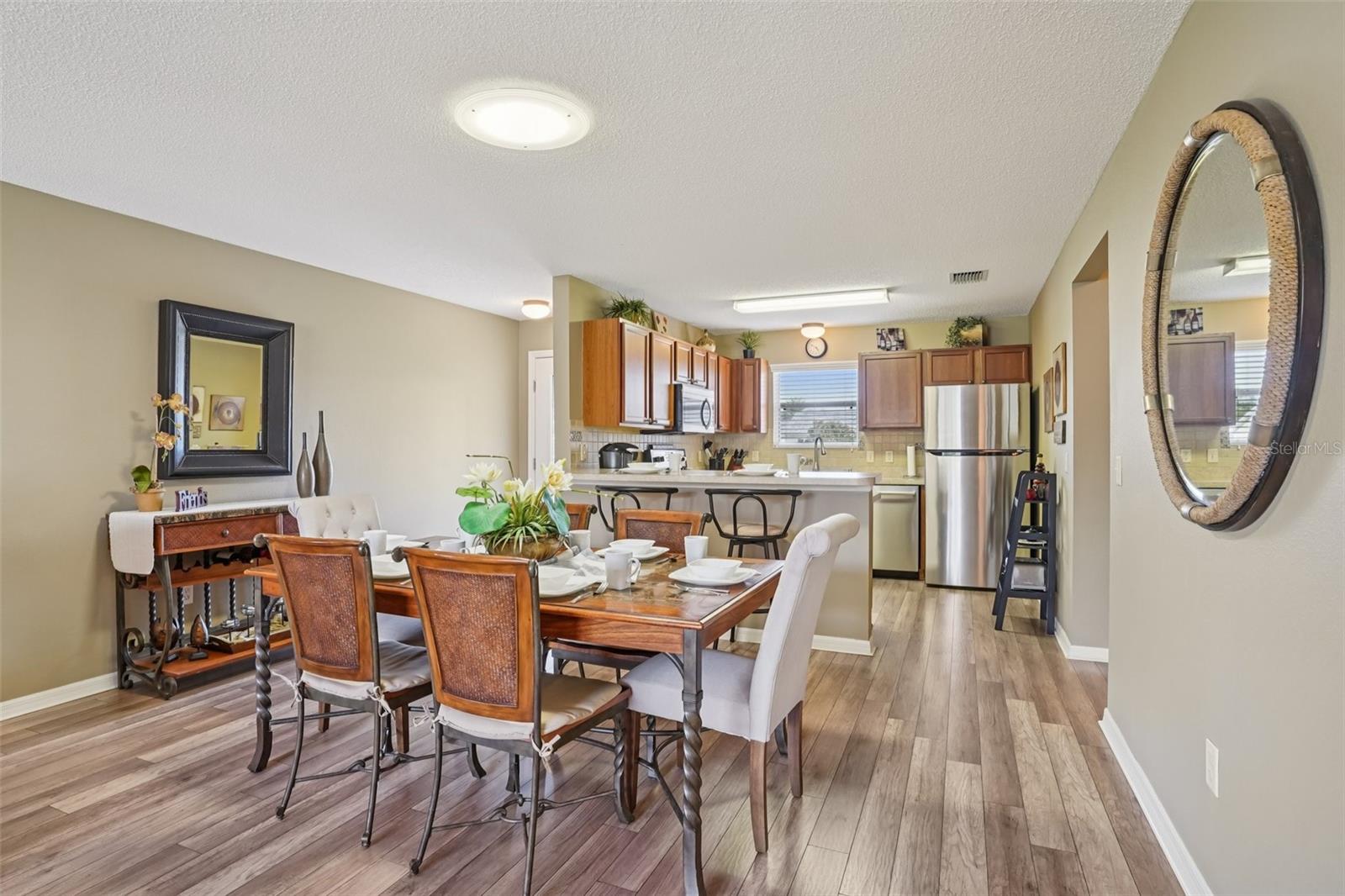 Image 6 of 47 For 2543 Raintree Drive