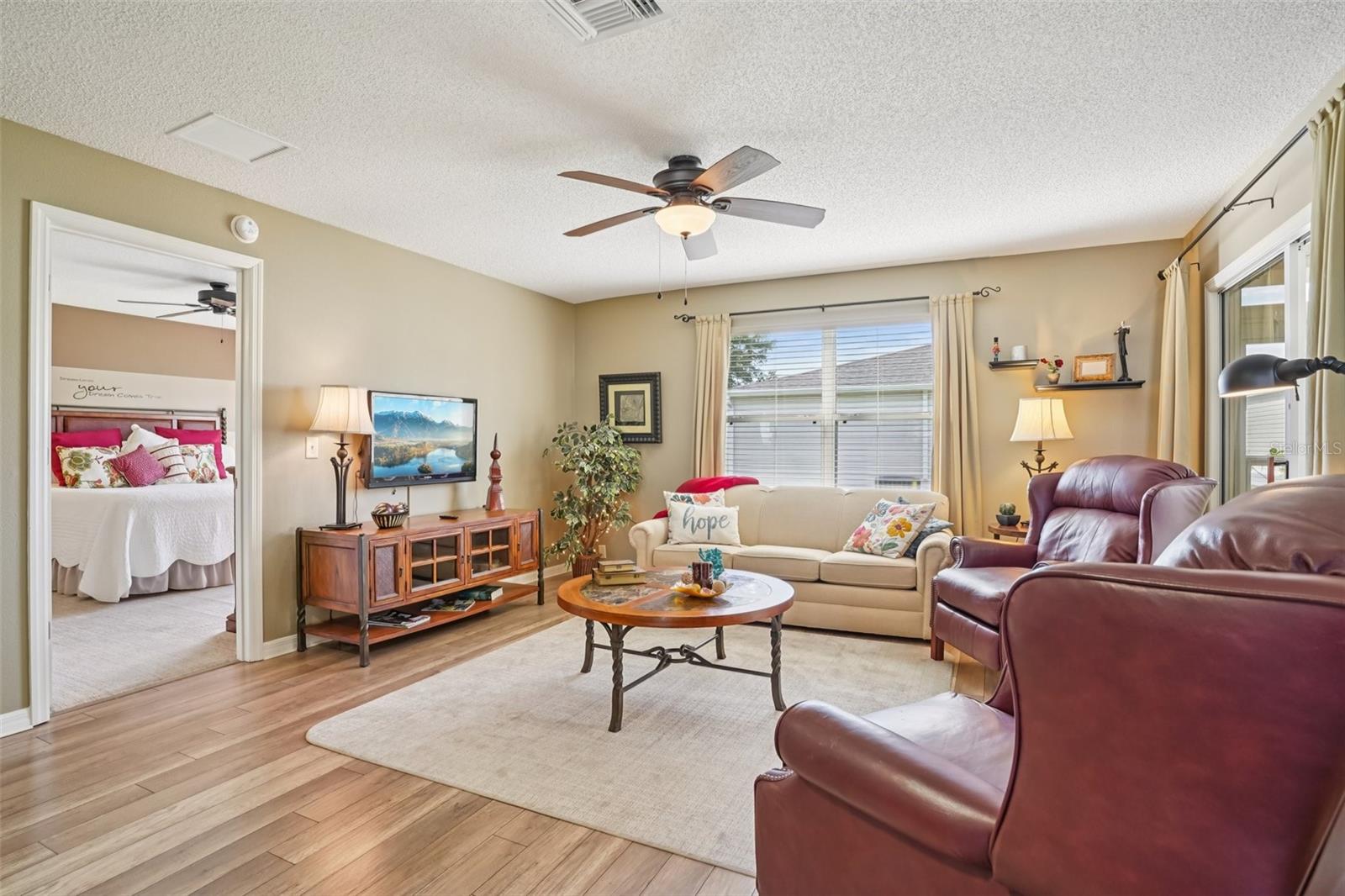 Image 8 of 47 For 2543 Raintree Drive