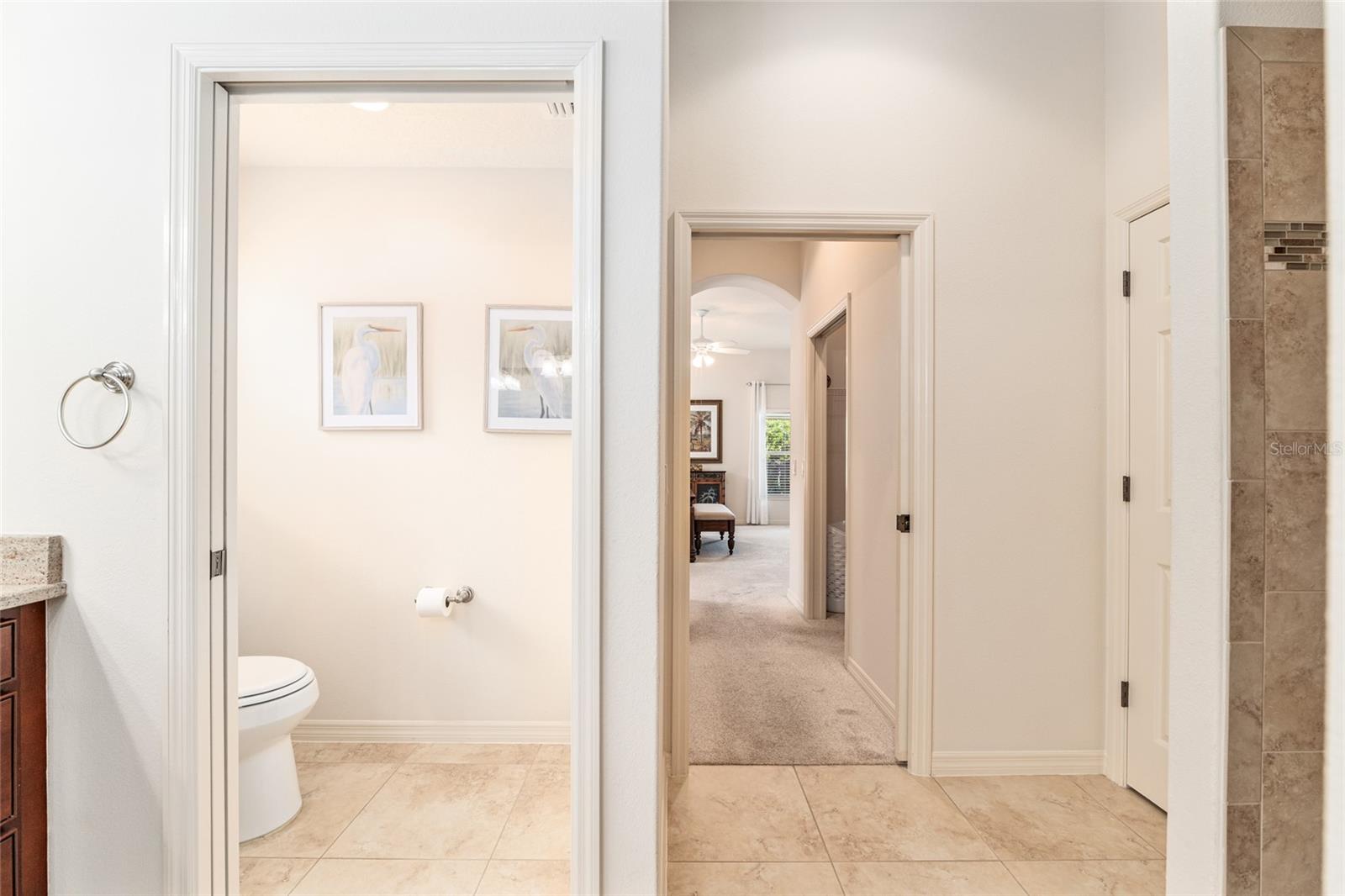 Listing photo id 35 for 825 Ulelah Street