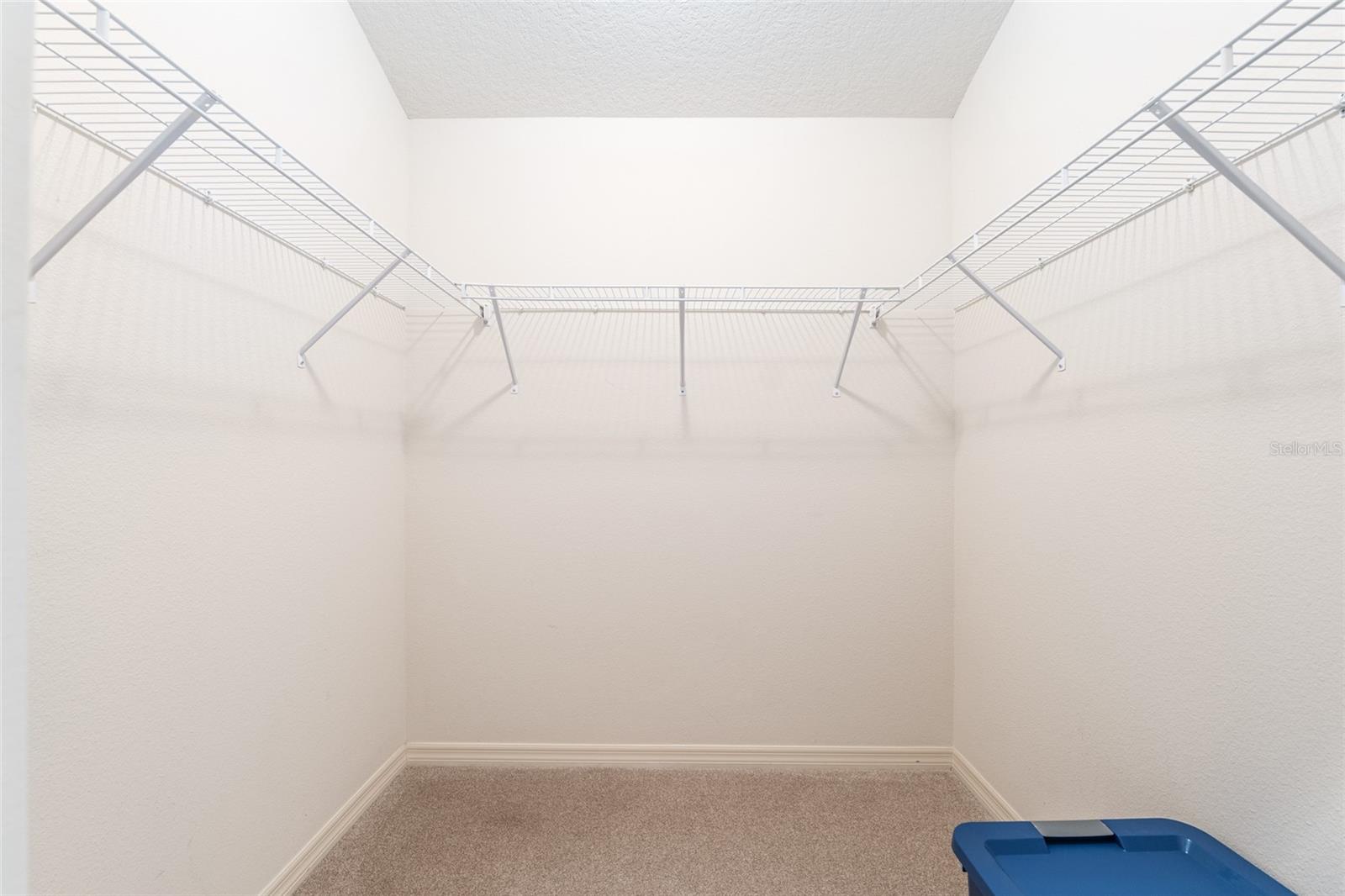 Listing photo id 39 for 825 Ulelah Street