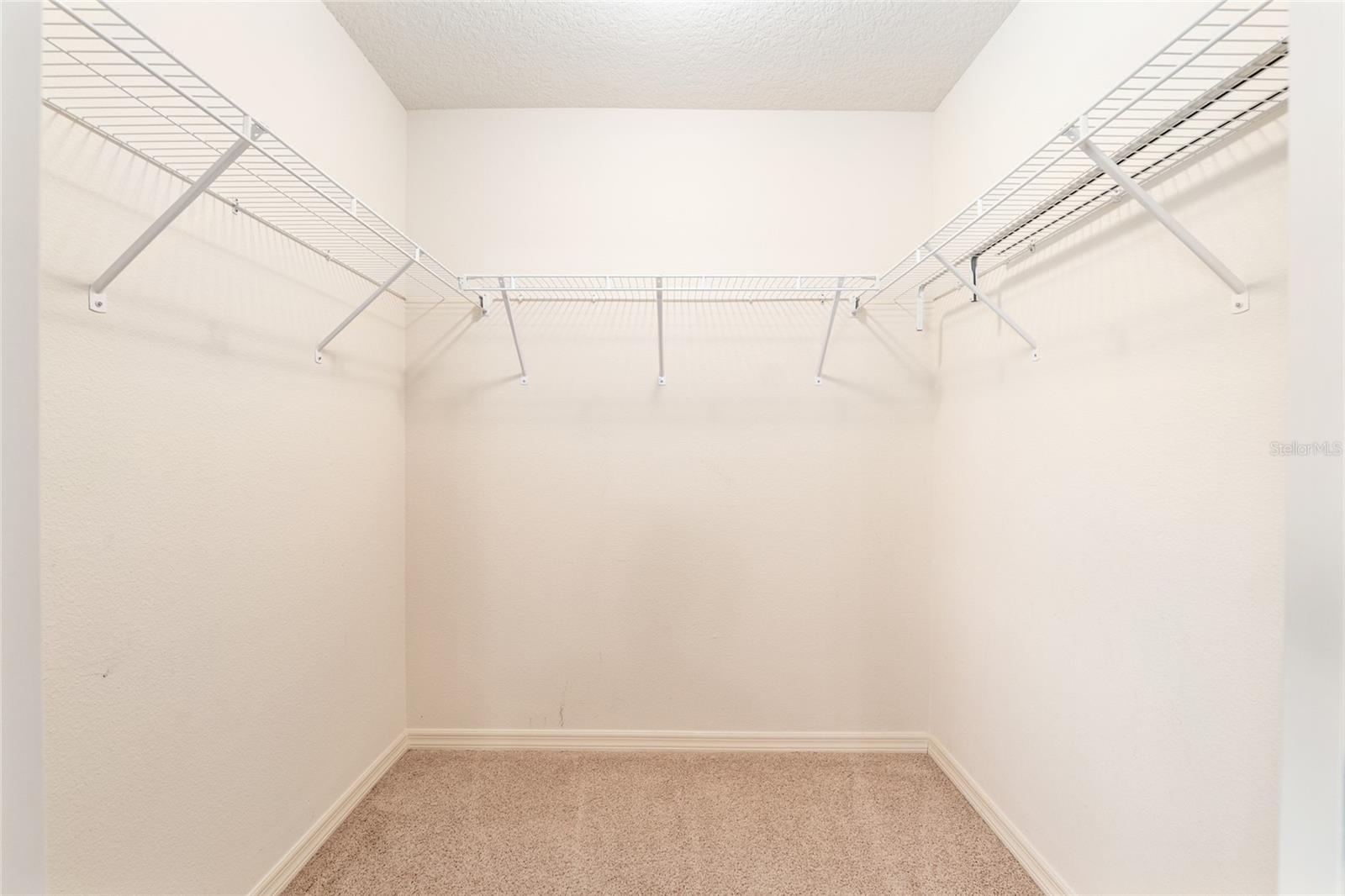 Listing photo id 44 for 825 Ulelah Street