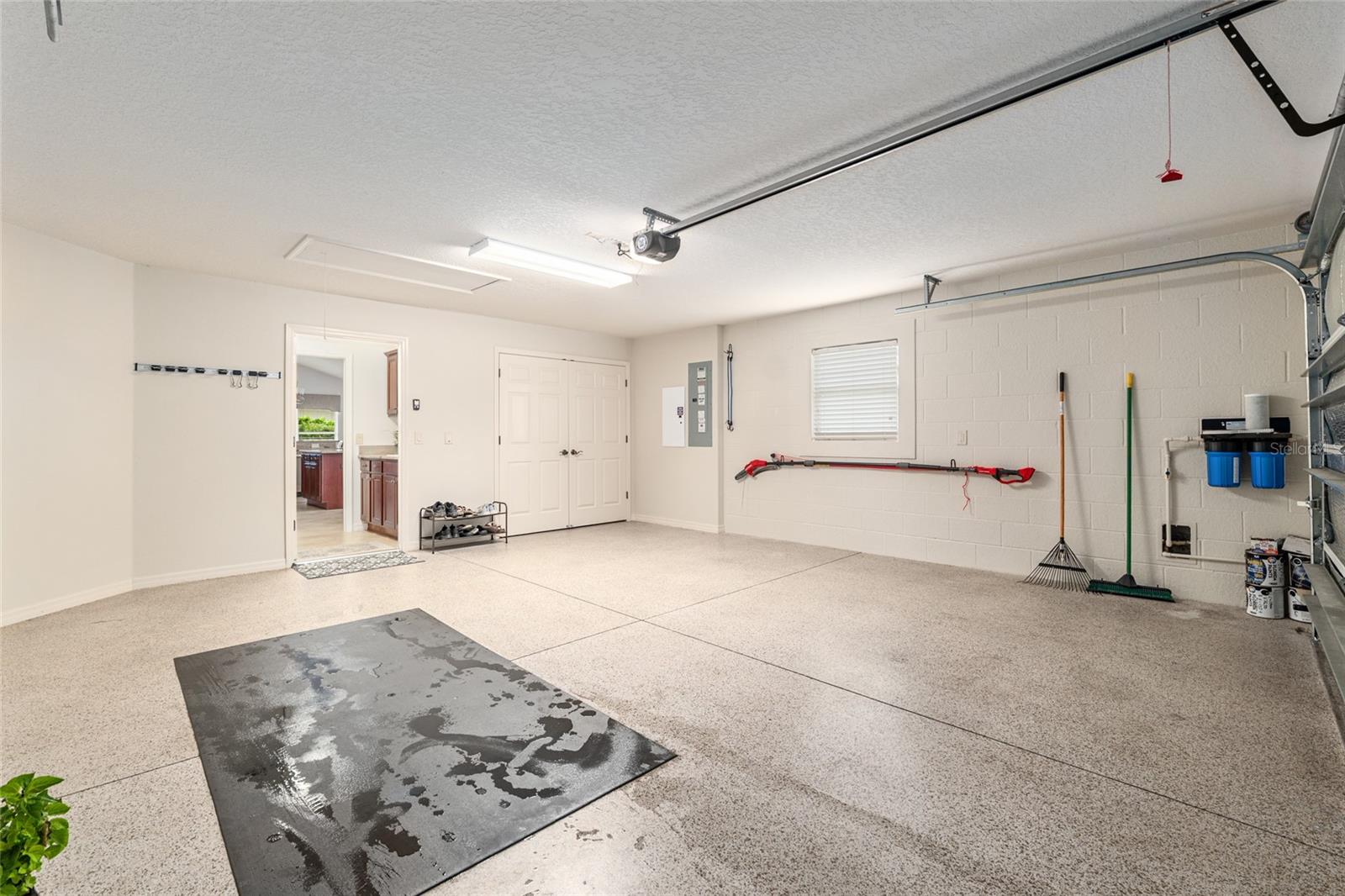 Listing photo id 51 for 825 Ulelah Street