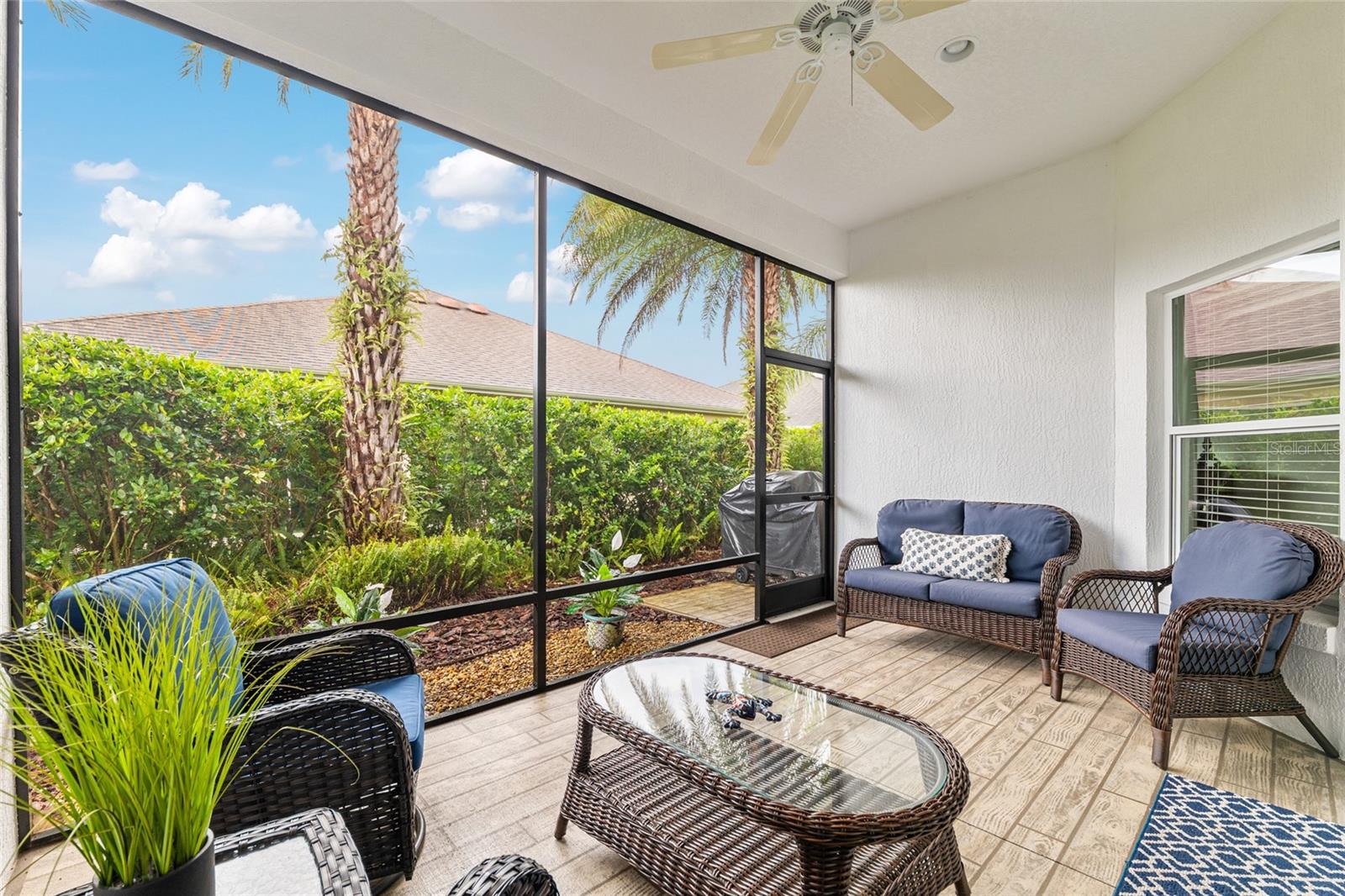 Listing photo id 53 for 825 Ulelah Street