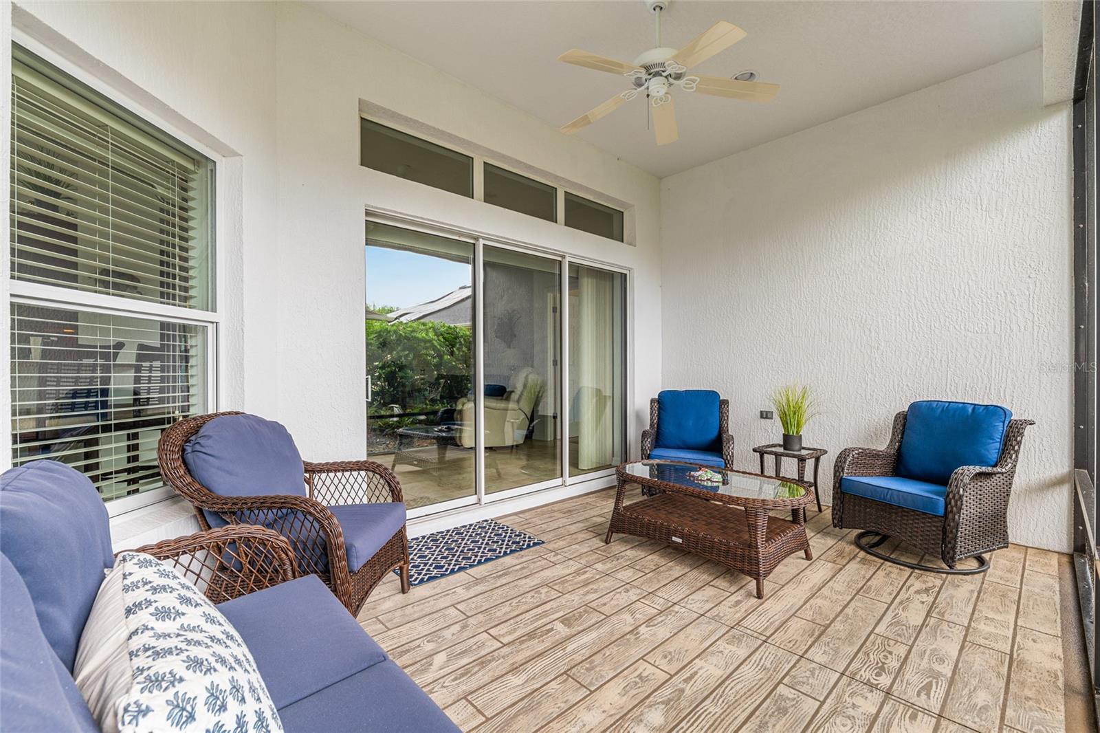 Listing photo id 54 for 825 Ulelah Street