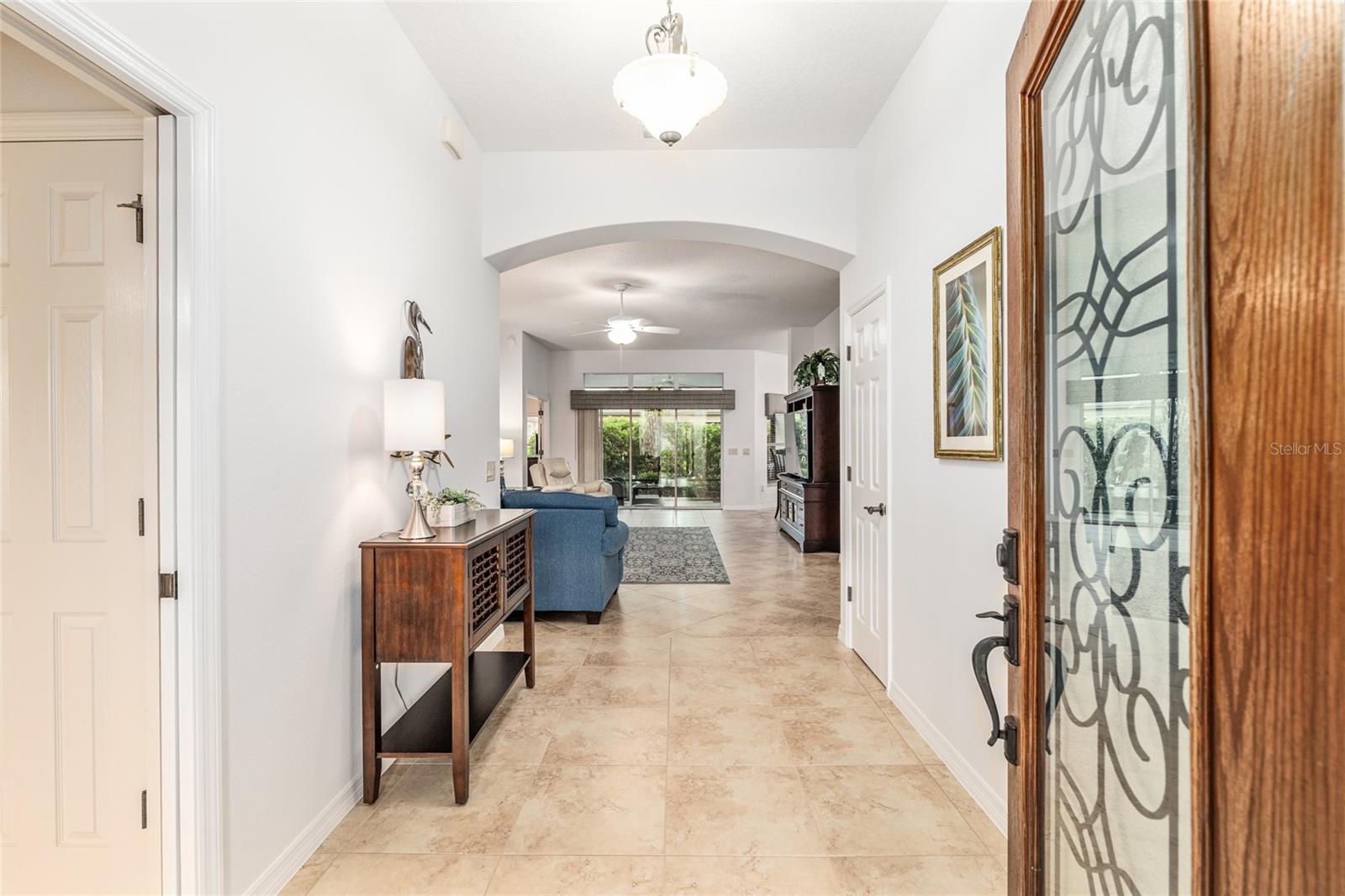 Listing photo id 5 for 825 Ulelah Street