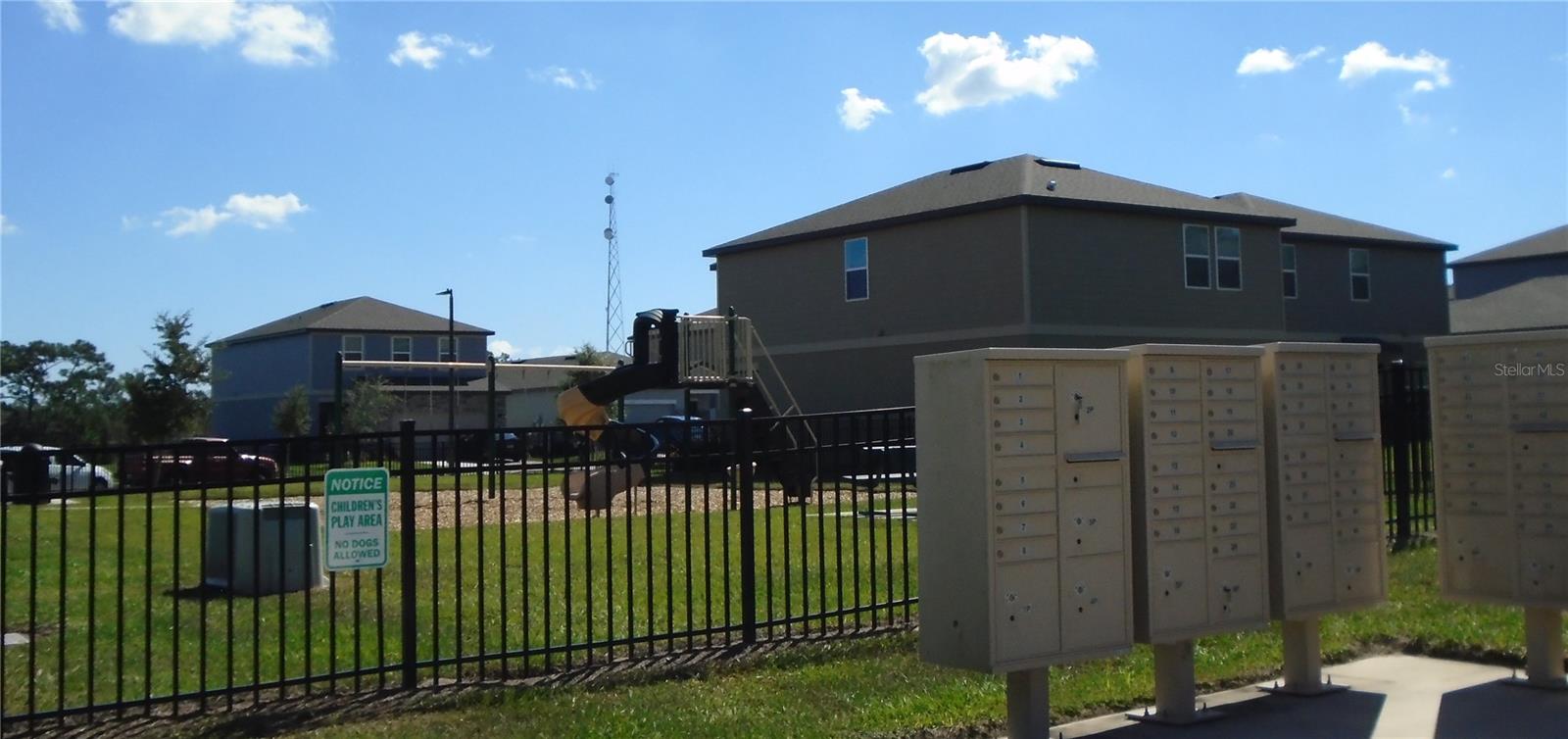 Image 39 of 40 For 1991 Hemingway Circle