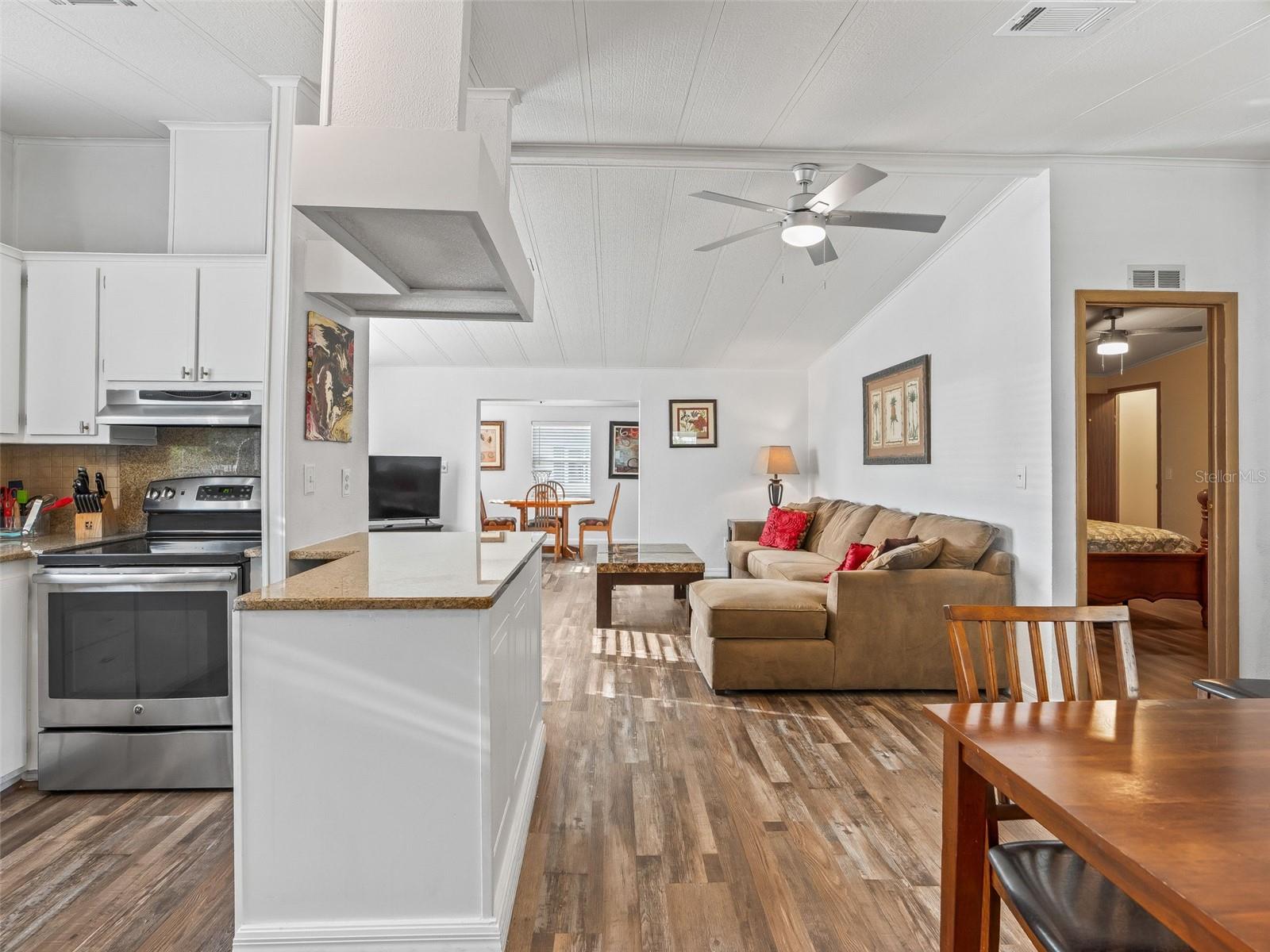 Image 4 of 31 For 1619 Schwartz Boulevard