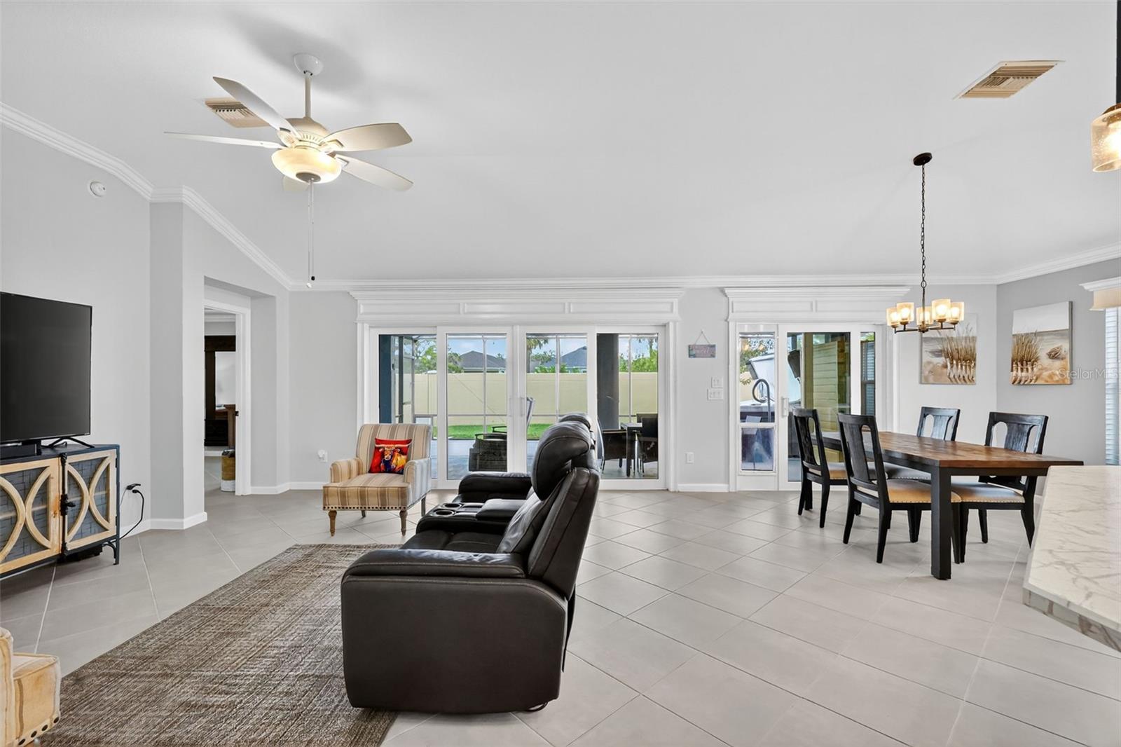 Image 14 of 38 For 3359 Arlyn Place