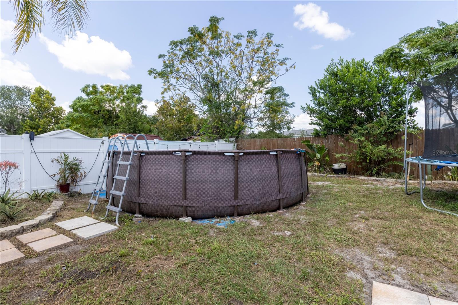 Image 25 of 32 For 11327 Grove Street