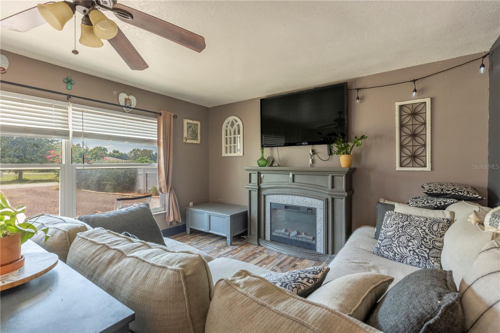 Image 9 of 32 For 11327 Grove Street