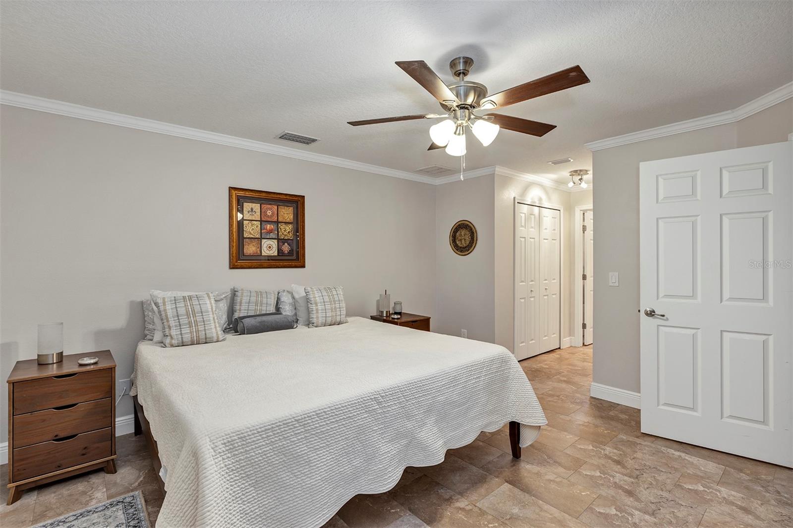 Image 14 of 47 For 26925 White Plains Way