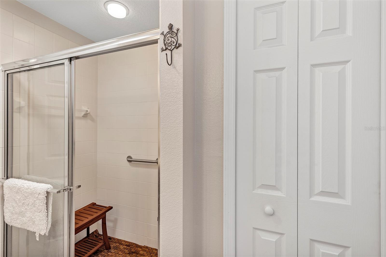 Image 16 of 47 For 26925 White Plains Way