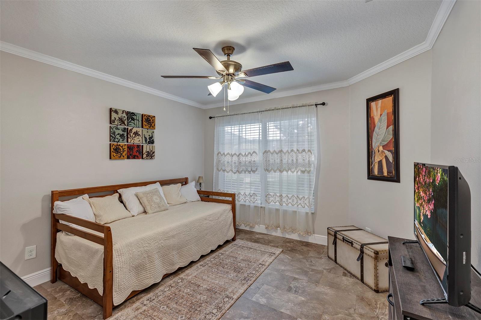 Image 18 of 47 For 26925 White Plains Way