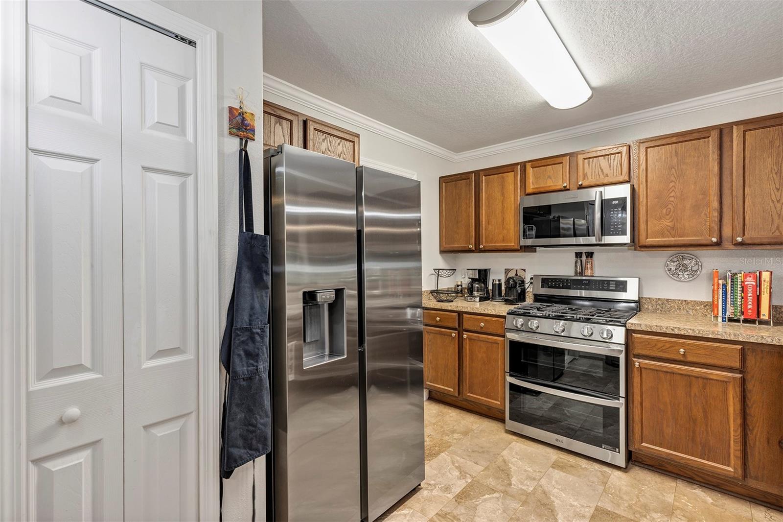 Image 6 of 47 For 26925 White Plains Way