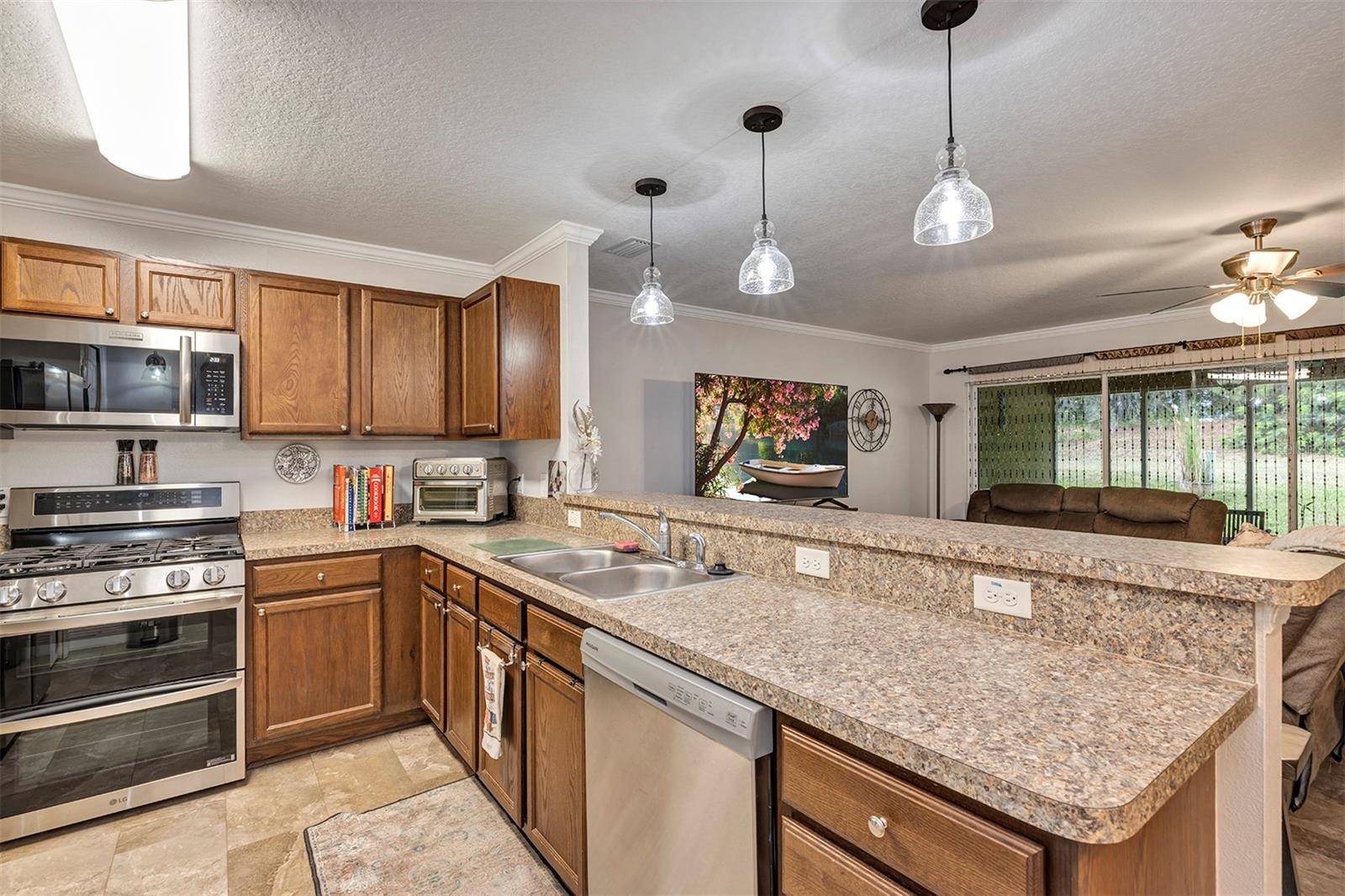 Image 7 of 47 For 26925 White Plains Way