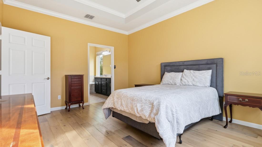 Image 17 of 28 For 1401 Westbury Drive