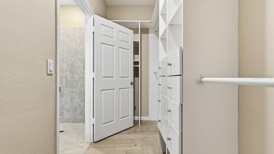 Image 23 of 28 For 1401 Westbury Drive