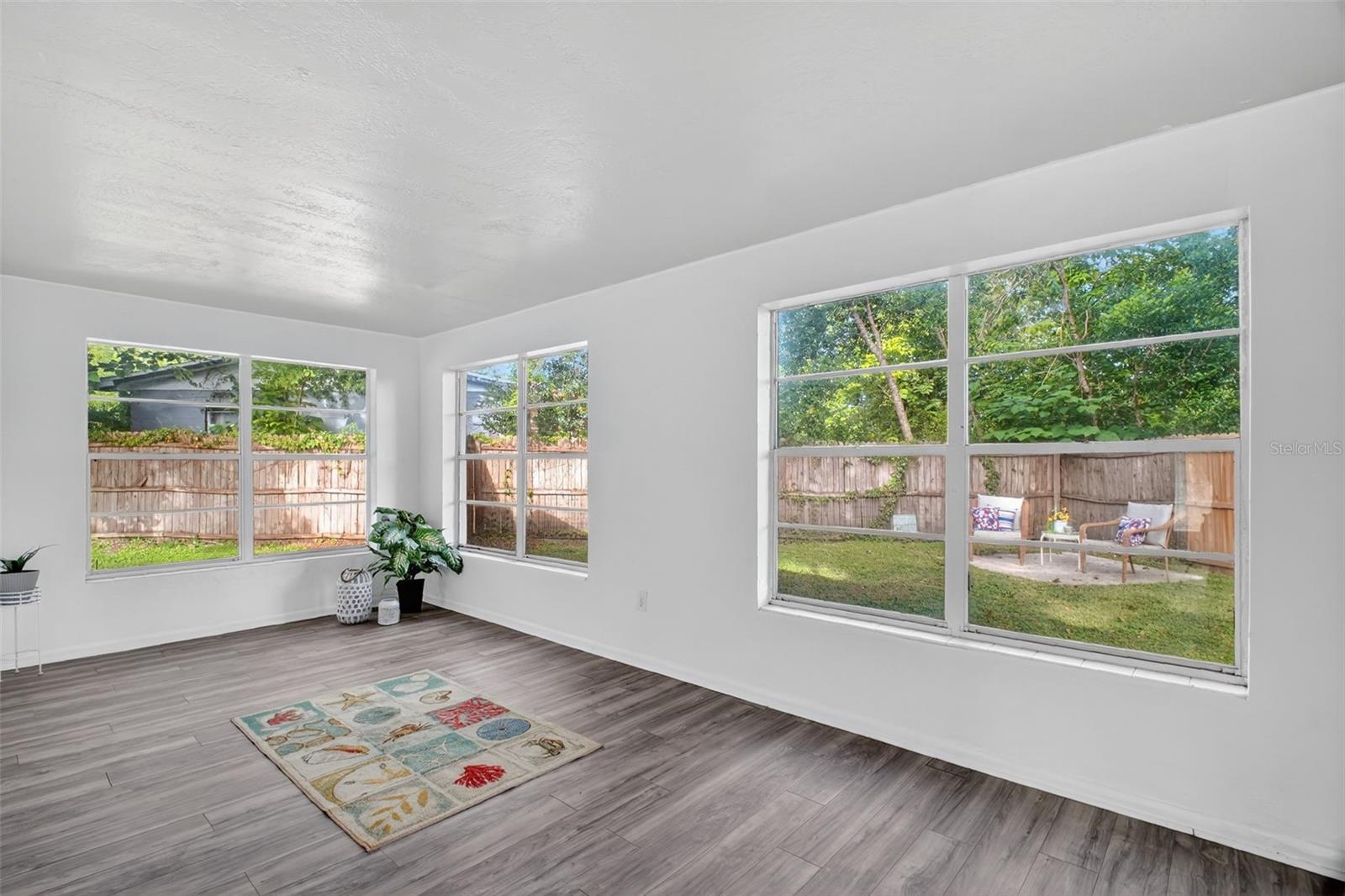 Image 15 of 35 For 10371 Eastside Avenue